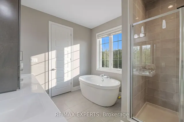 Additional property image - 829 Magnolia Terr