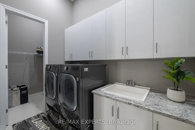 Additional property image - 829 Magnolia Terr