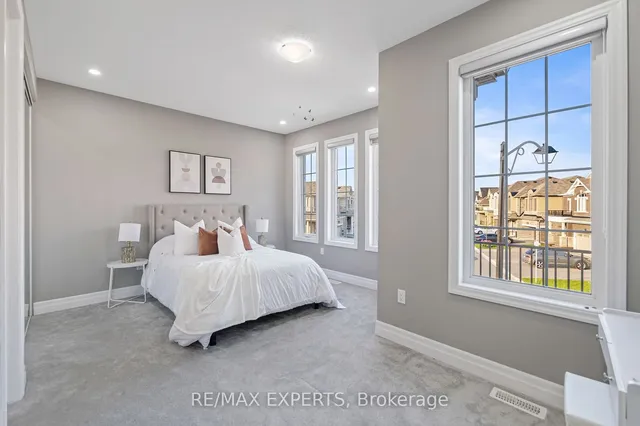 Additional property image - 829 Magnolia Terr