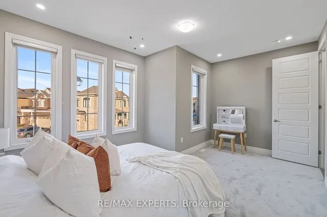 Additional property image - 829 Magnolia Terr