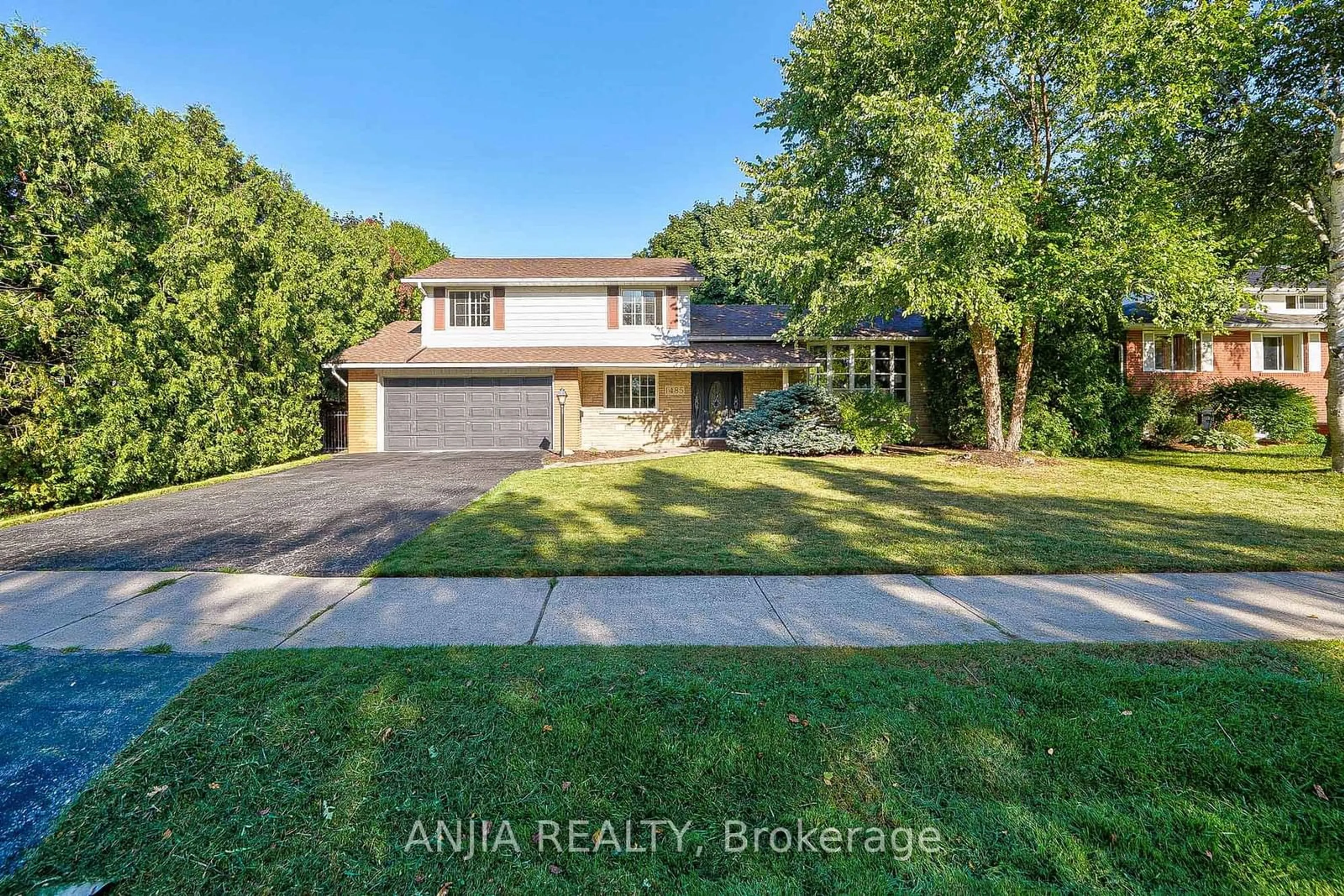 Frontside or backside of a home, the street view for 1485 Hixon St, Oakville Ontario L6L 1S2