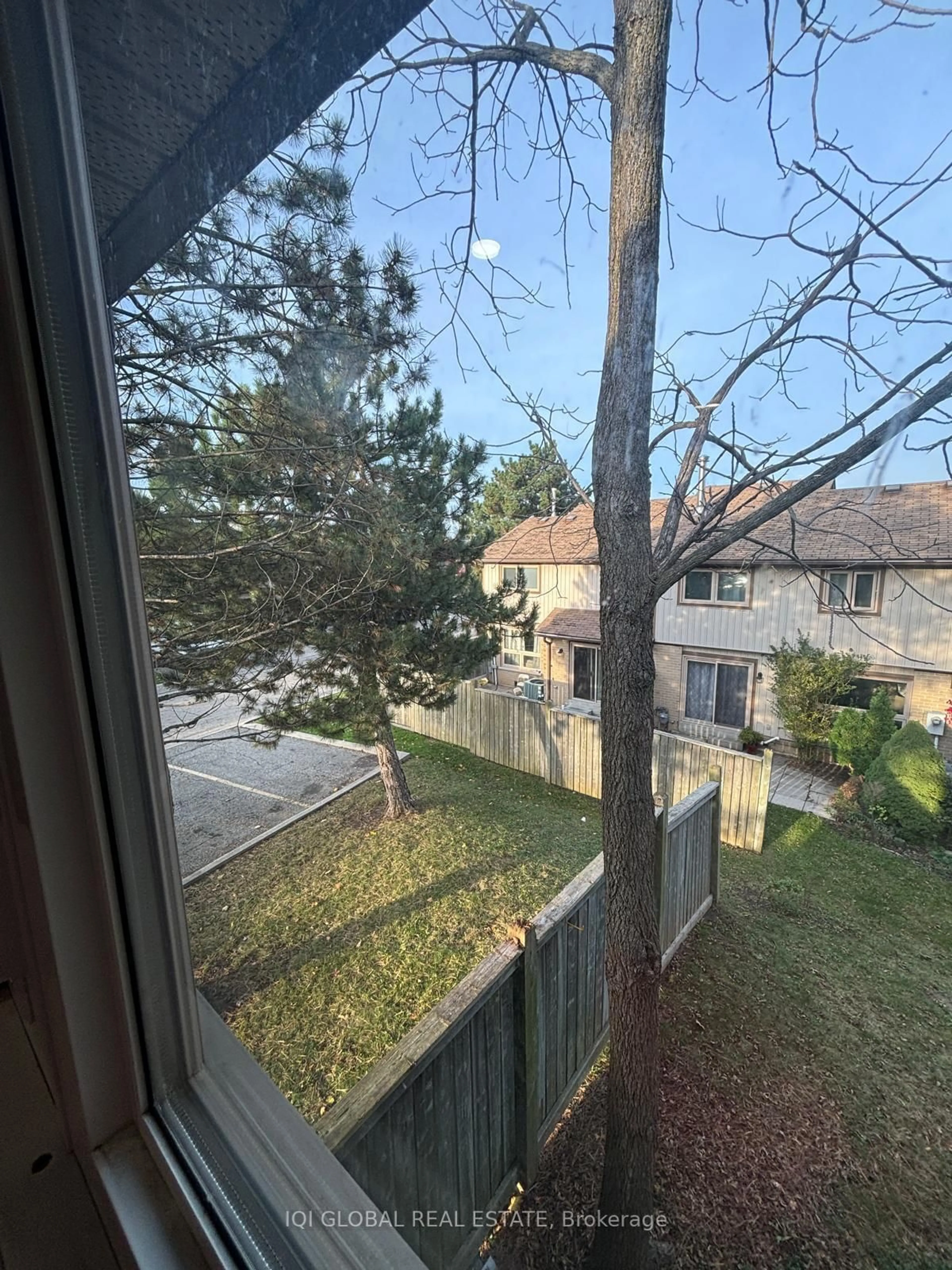 Balcony in the apartment, the fenced backyard for 3500 South Mills Way #61, Mississauga Ontario L5L 3T8