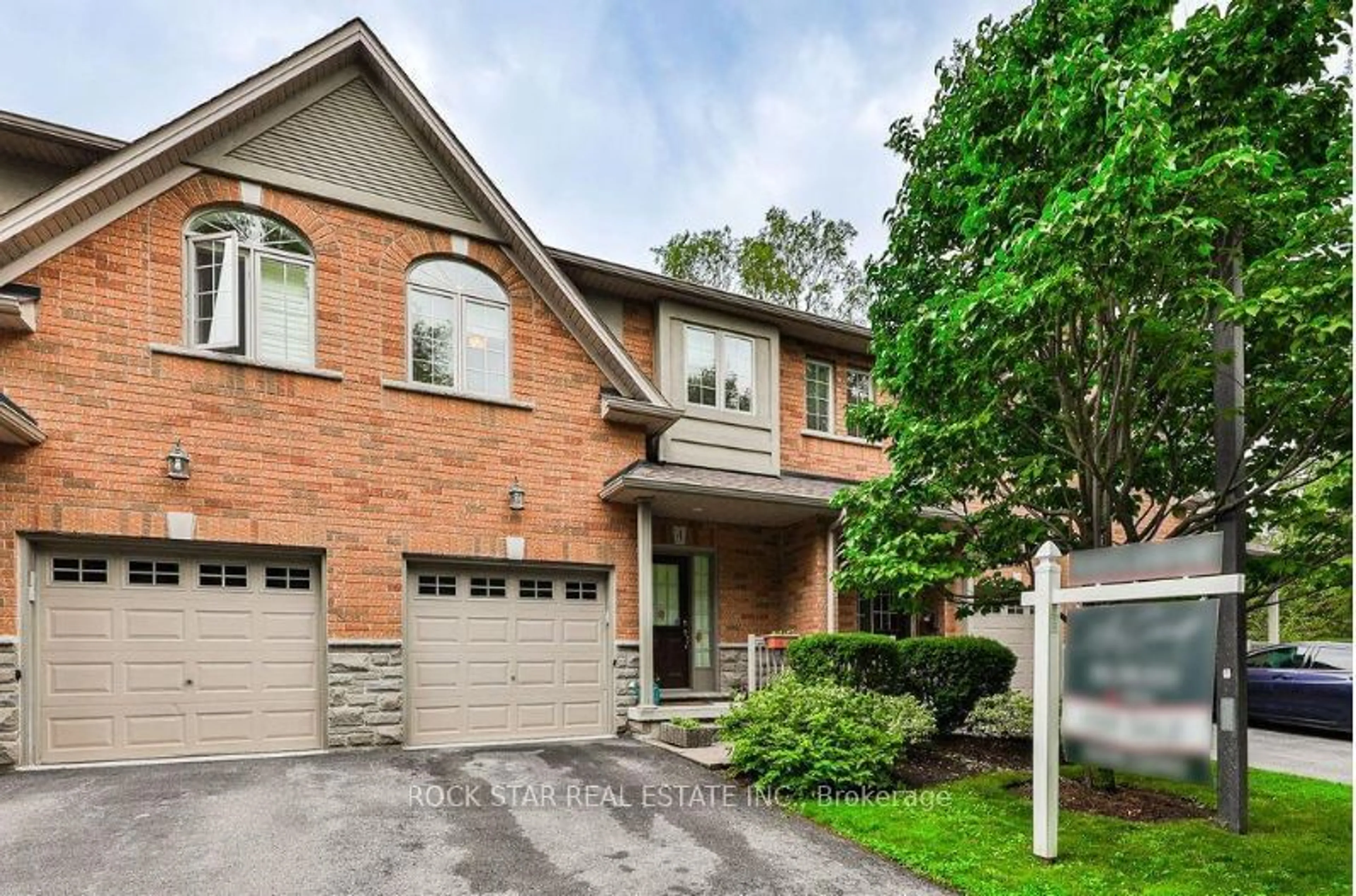 Home with brick exterior material for 540 Guelph Line #4, Burlington Ontario L7R 3M4