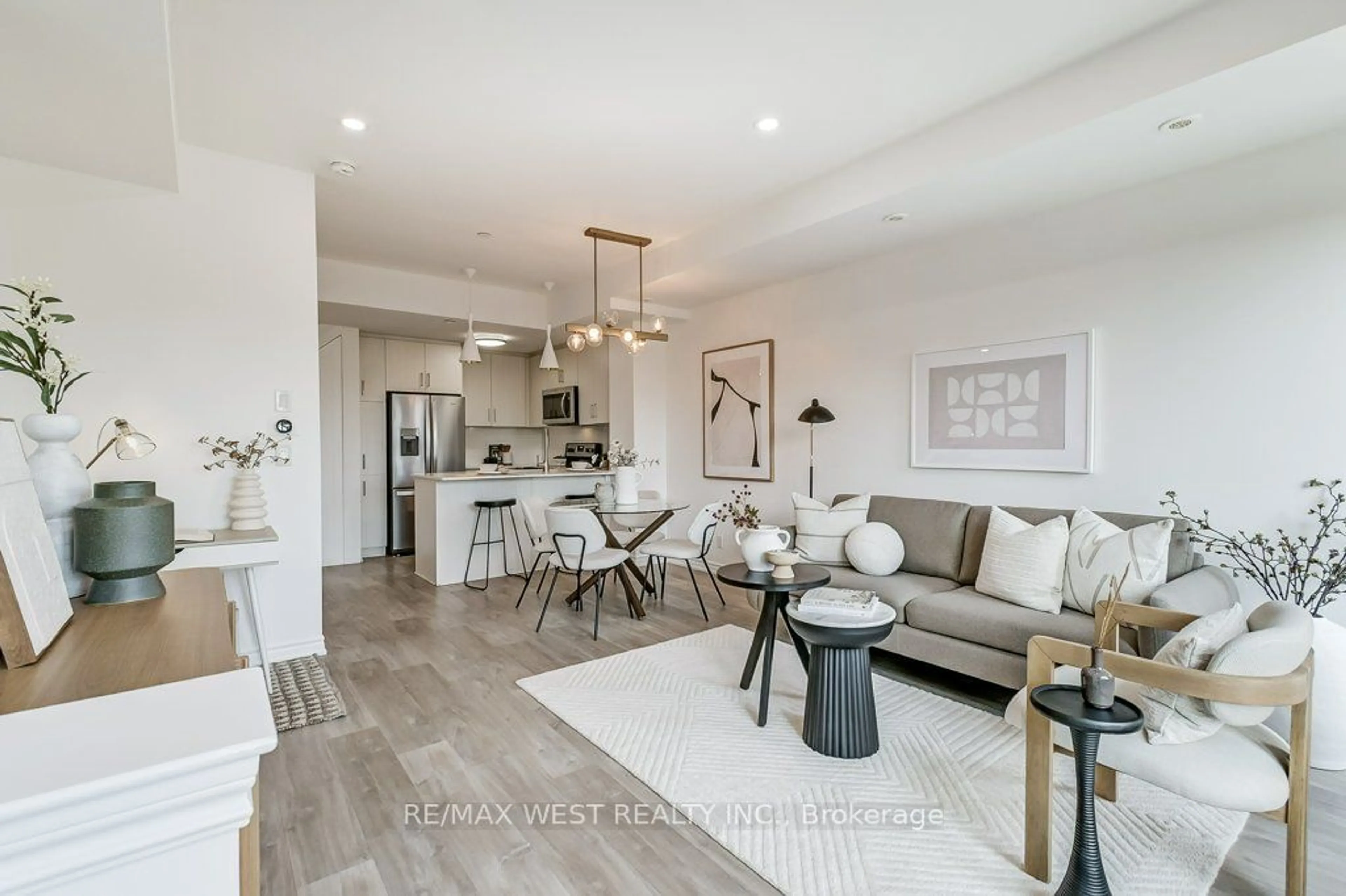 Open concept kitchen for 115 Long Branch Ave #21, Toronto Ontario M8W 1N6