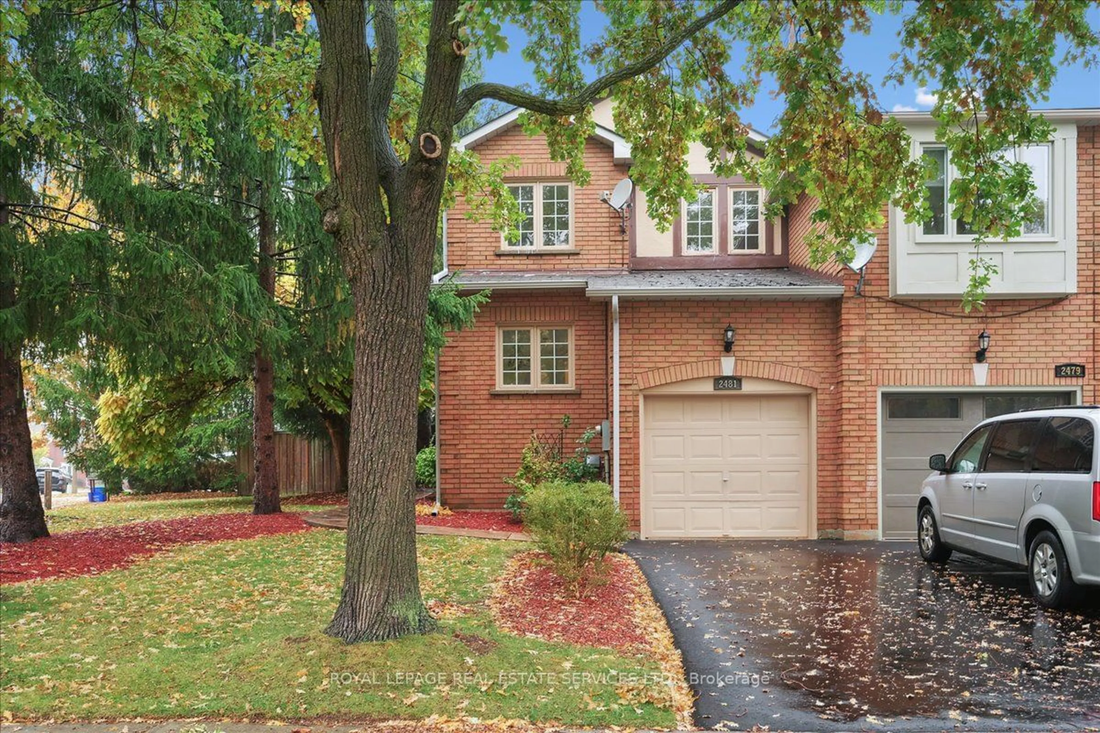 A pic from exterior of the house or condo, cottage for 2481 Stefi Tr, Oakville Ontario L6H 5Y3