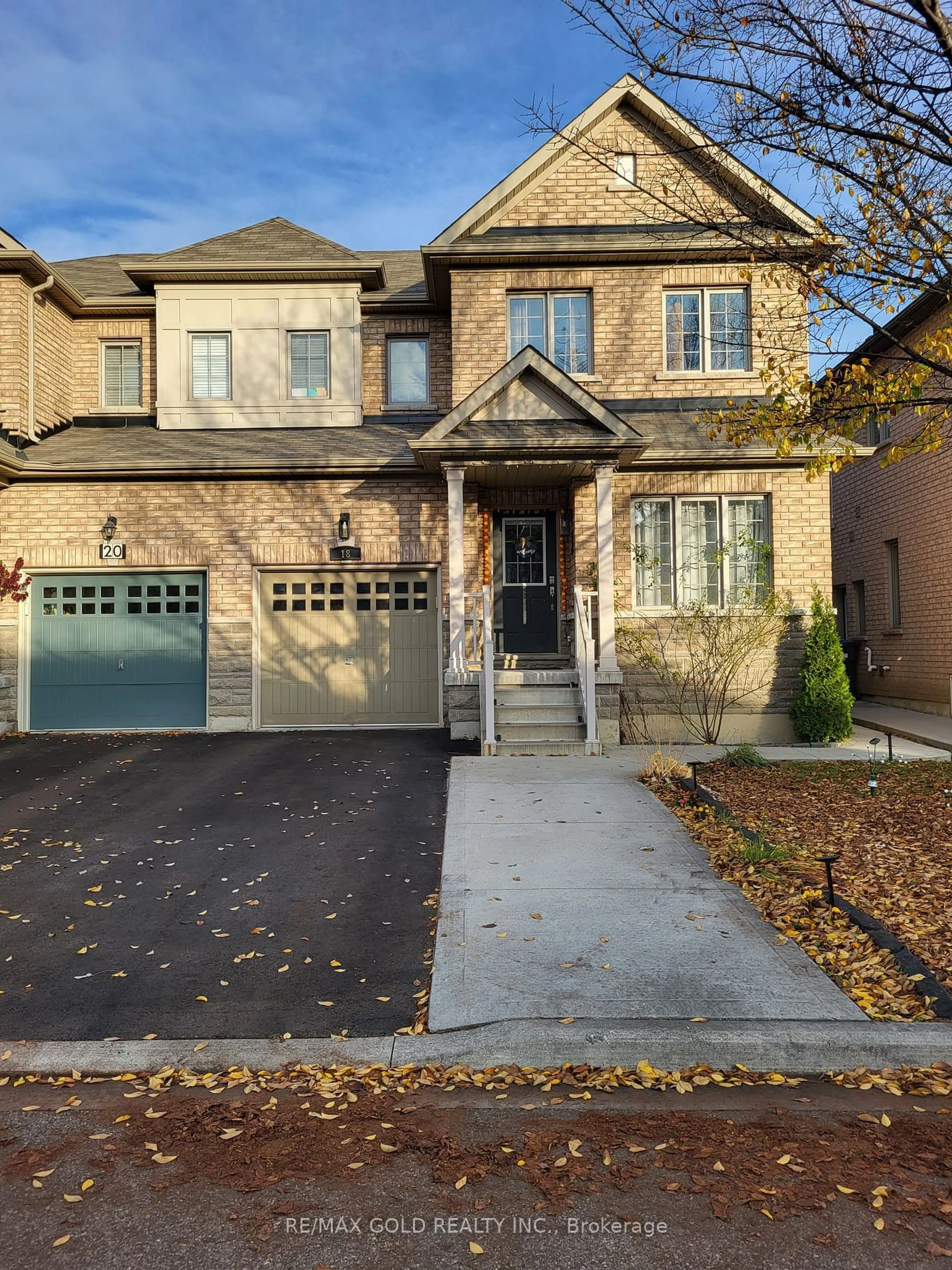 Home with brick exterior material for 18 Baddow Rd, Brampton Ontario L6P 3Z6