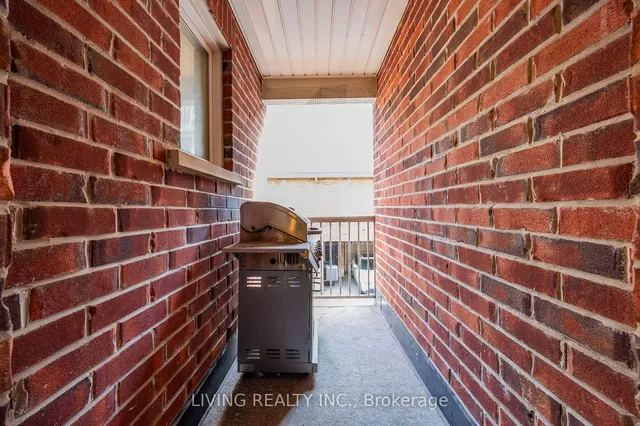 Additional property image - 225 Torbarrie Rd