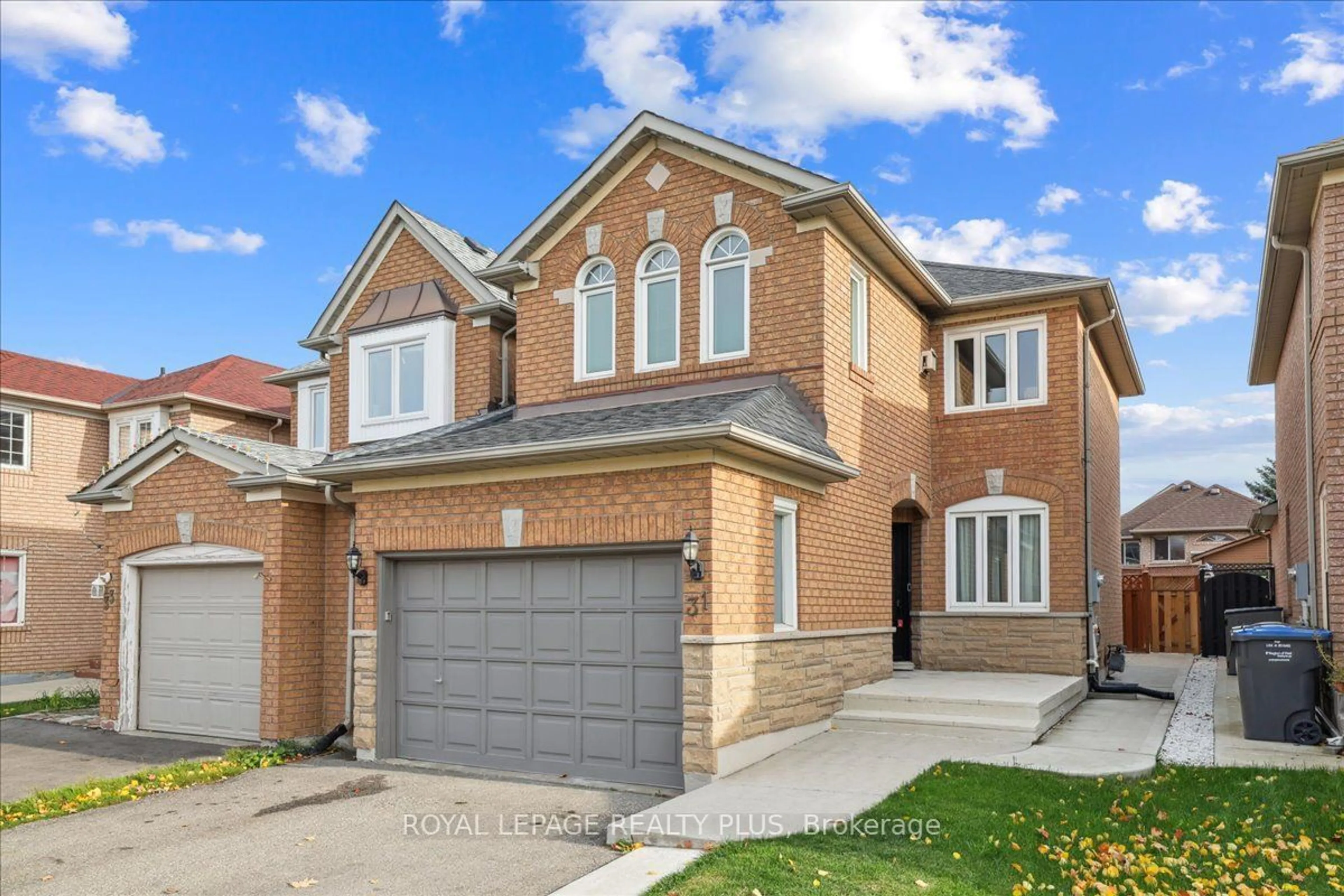 Home with brick exterior material for 31 Fiddleneck Cres, Brampton Ontario L6R 1R2