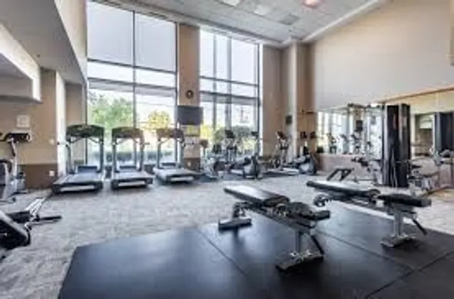 Additional property image - 2083 Lake Shore Blvd Unit 809