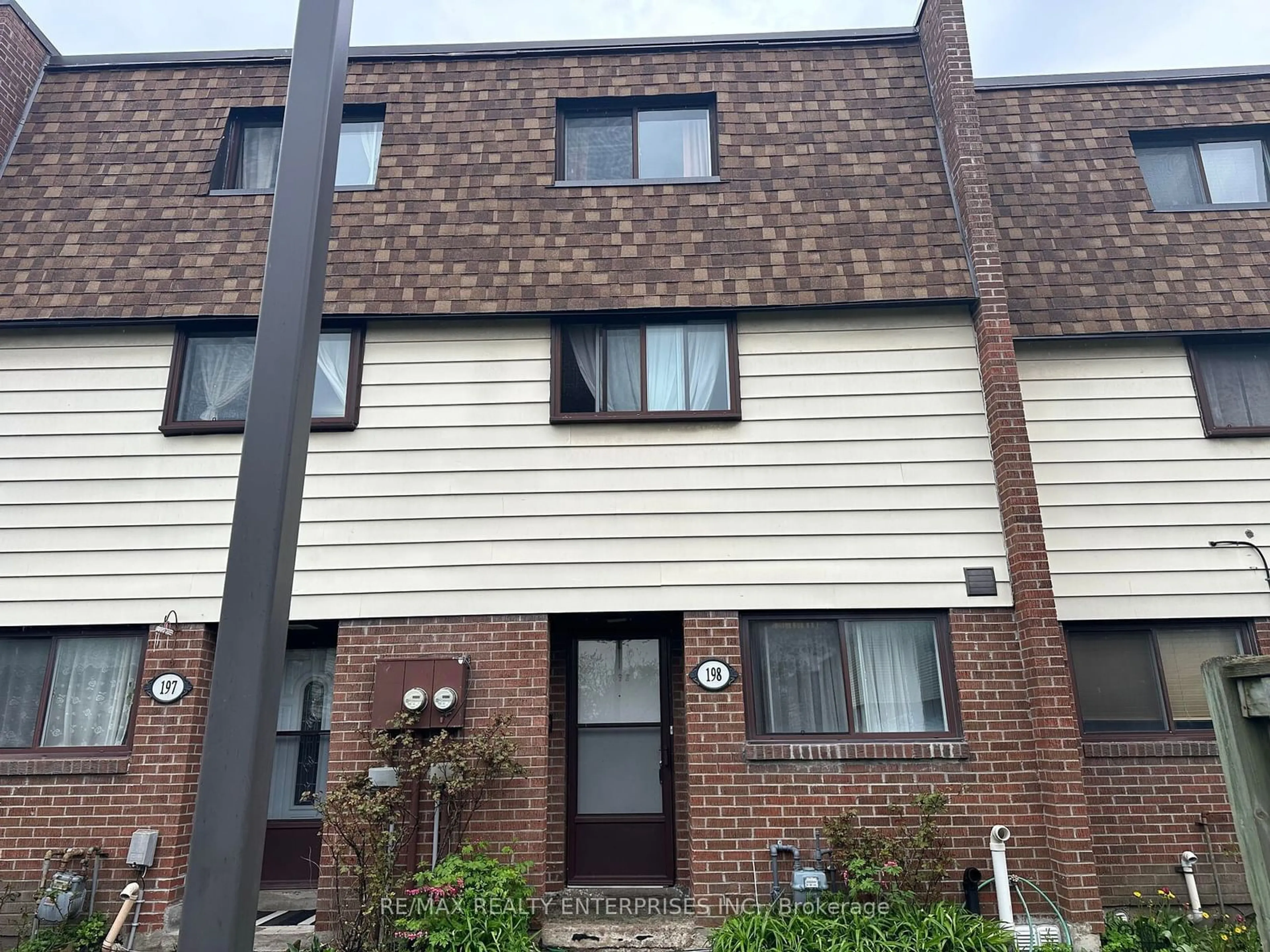 A pic from exterior of the house or condo, the front or back of building for 180 Mississauga Valley Blvd #198, Mississauga Ontario L5A 3M2