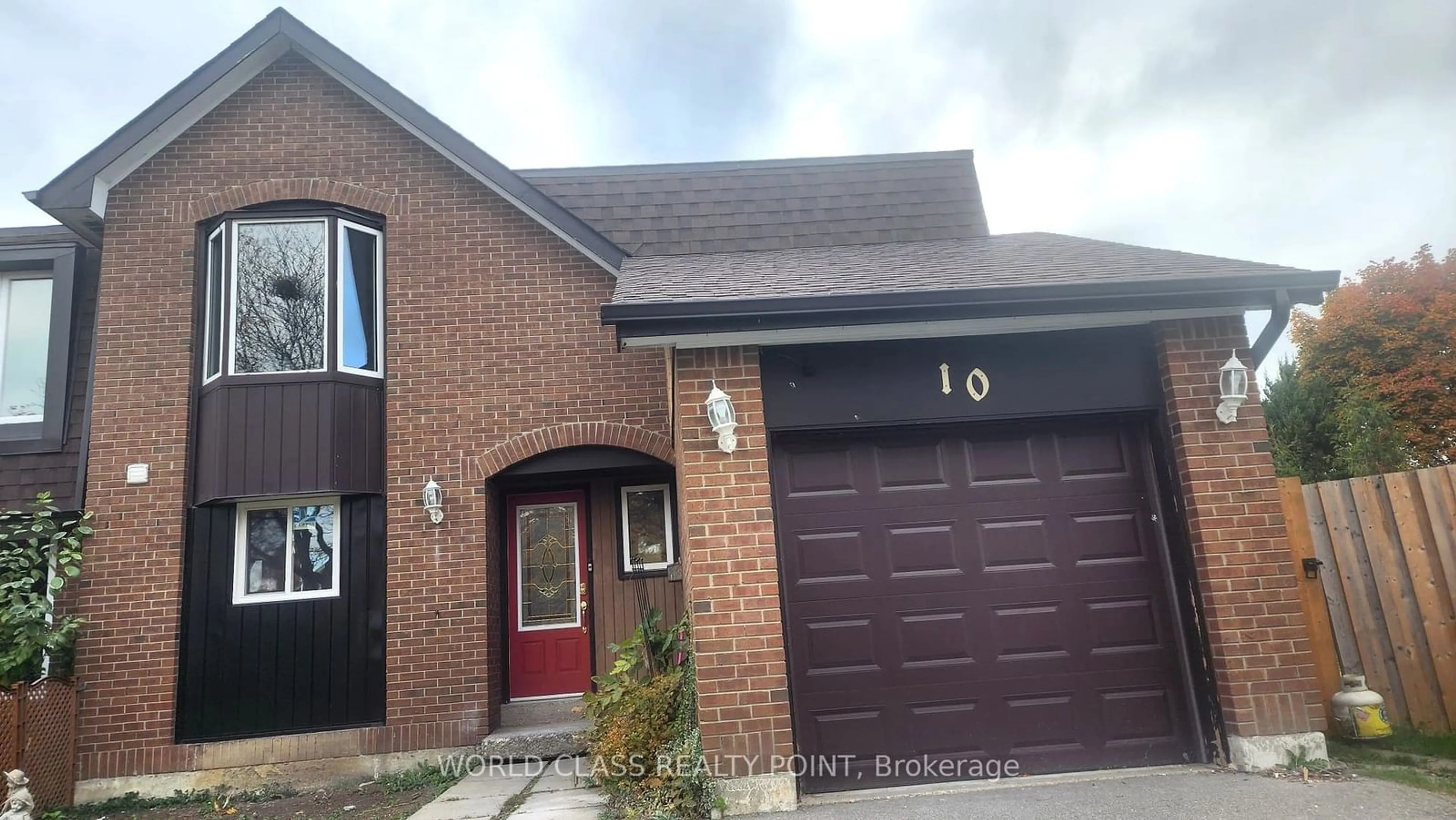 Home with brick exterior material for 10 Lawndale Cres, Brampton Ontario L6S 3L4