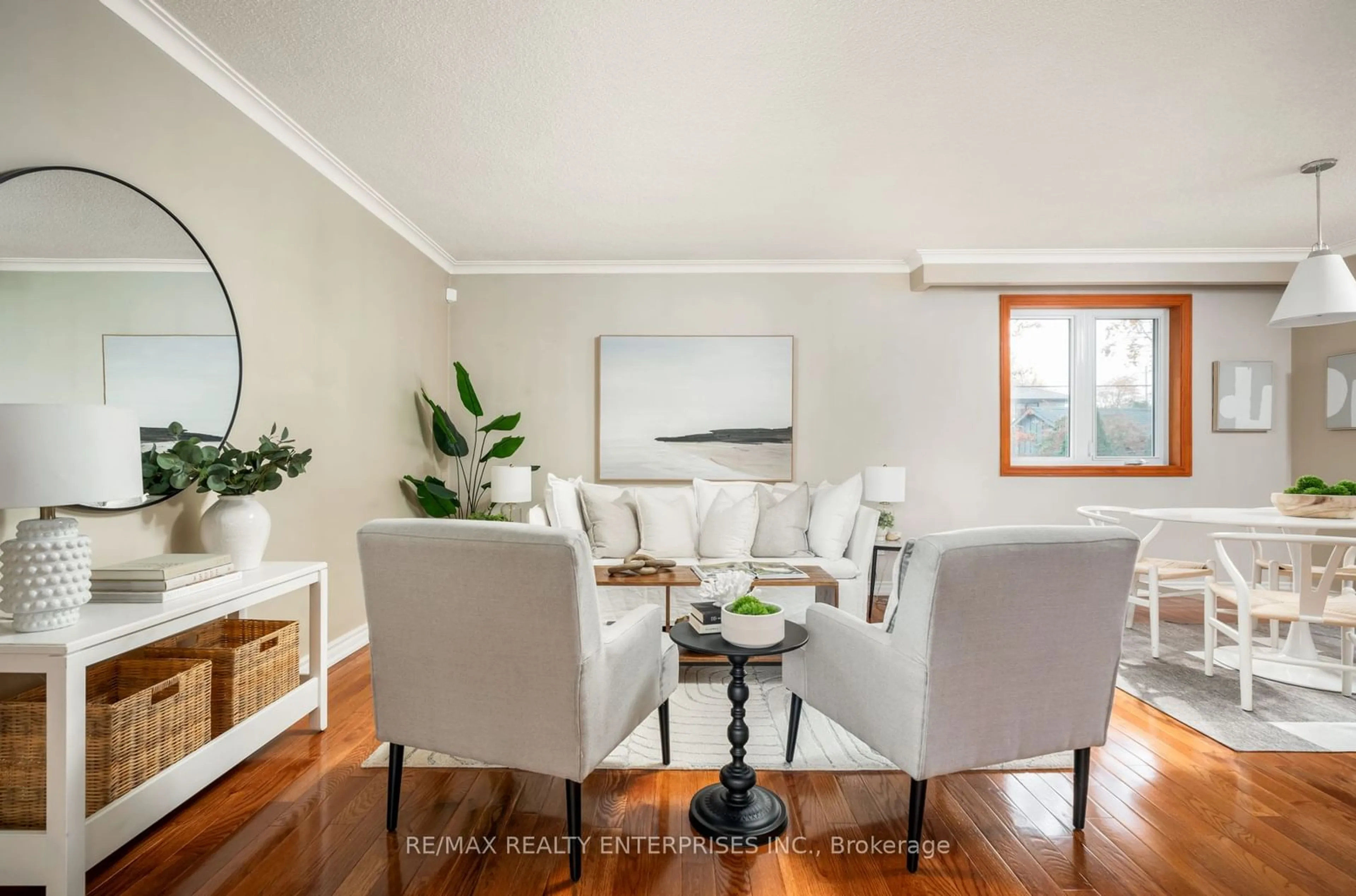 Living room, wood floors for 33 Tynevale Dr, Toronto Ontario M9R 2B3