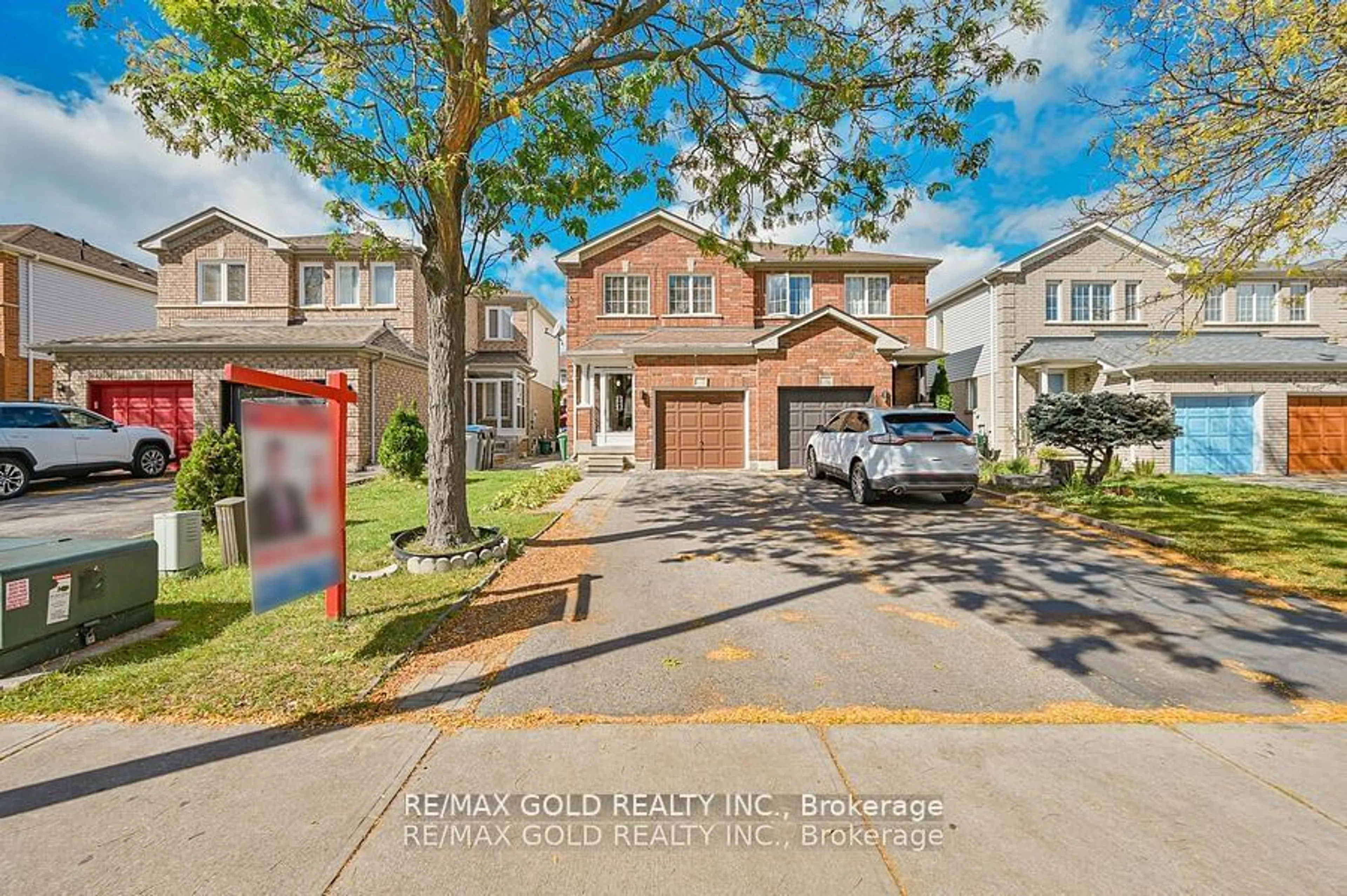 A pic from exterior of the house or condo, the street view for 21 Cordgrass Cres, Brampton Ontario L6R 2A3