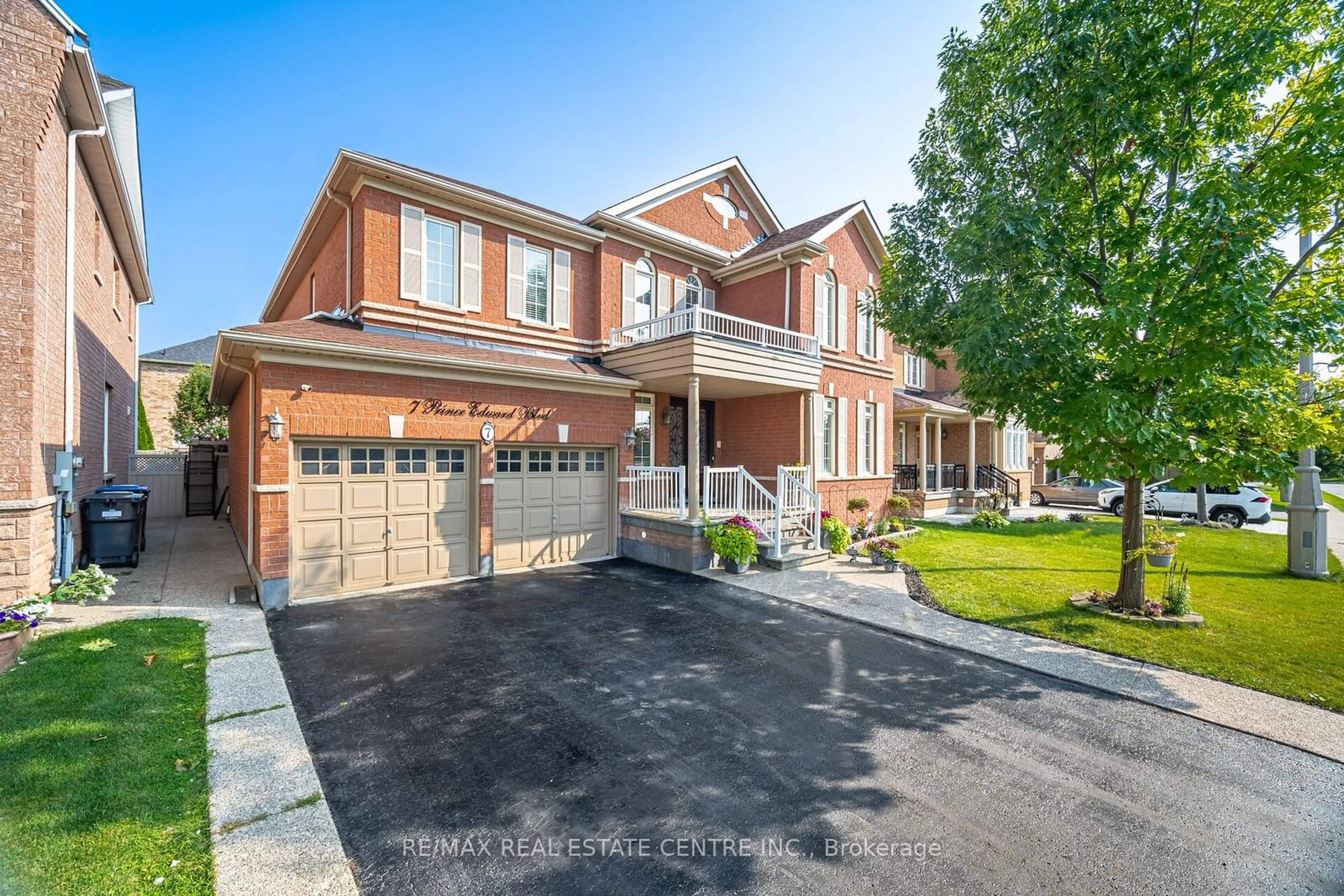 Home with brick exterior material for 7 Prince Edward Blvd, Brampton Ontario L6P 2E1