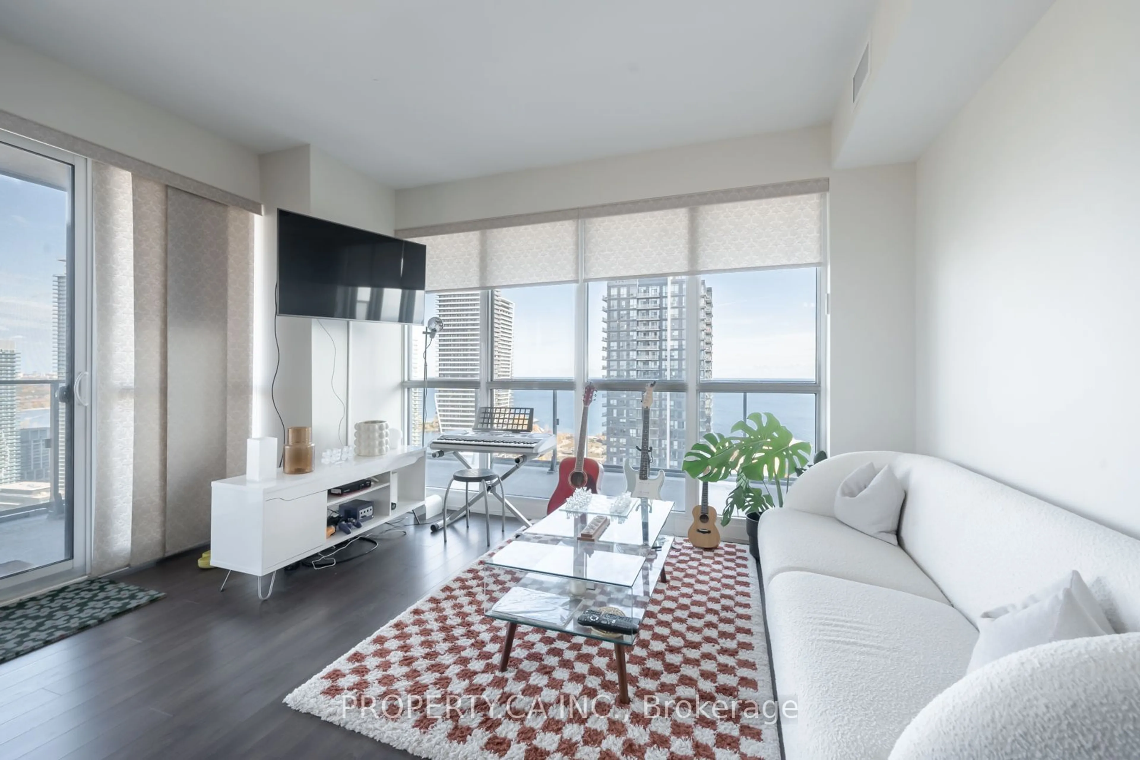 Living room, wood floors for 10 Park Lawn Rd #3609, Toronto Ontario M8Y 3H8