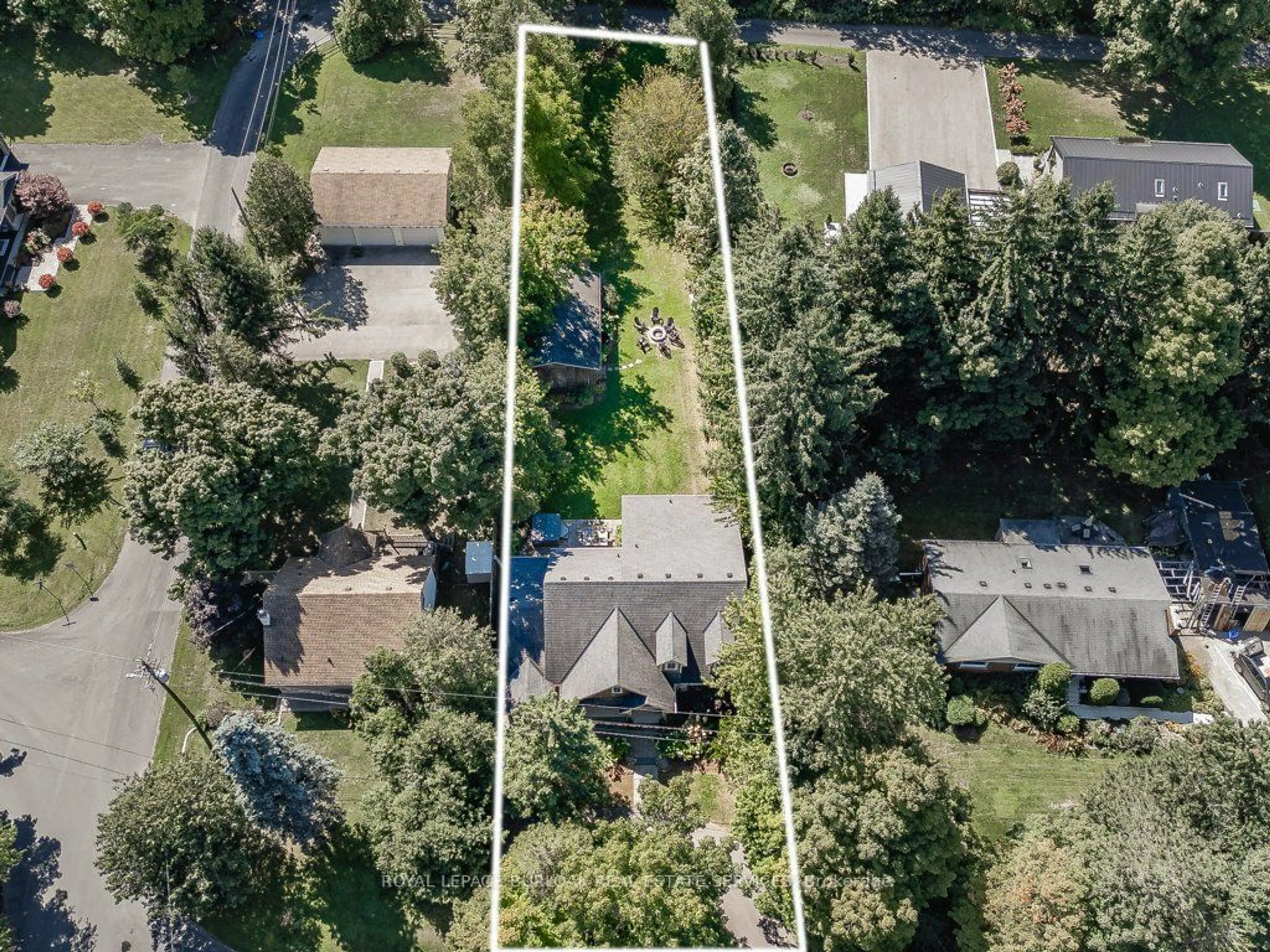 Frontside or backside of a home, the street view for 6490 Panton St, Burlington Ontario L7P 0M1