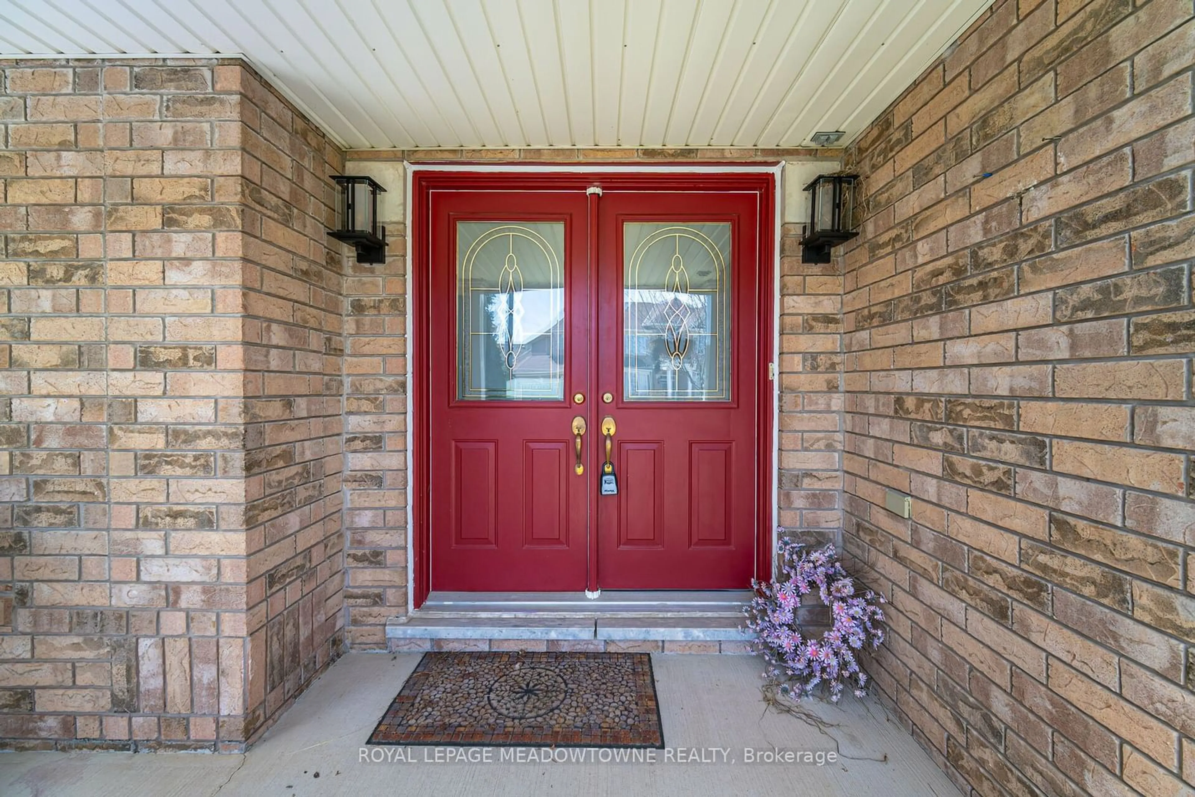 Indoor entryway, wood floors for 697 Auger Terr, Milton Ontario L9T 5M2