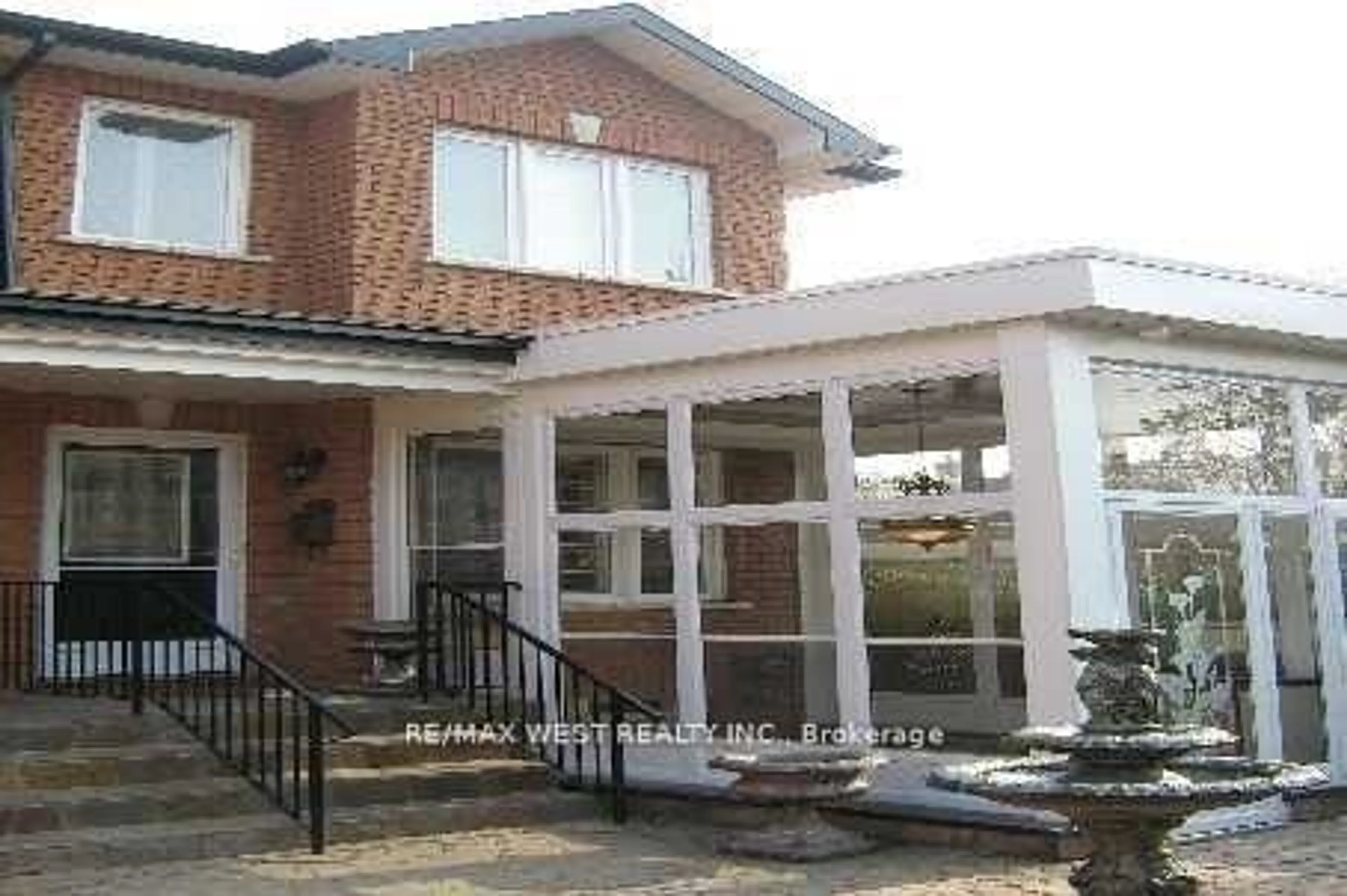 Home with brick exterior material for 2031 Davenport Rd, Toronto Ontario M6N 1C5