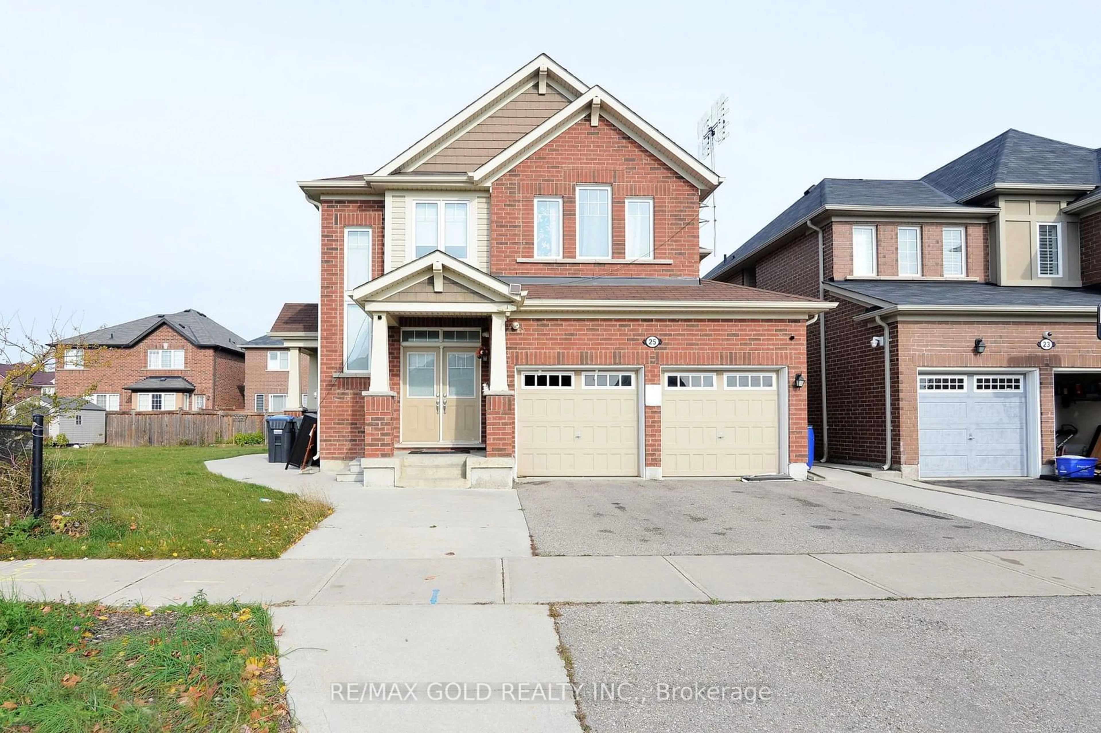 Home with brick exterior material for 25 Aldersgate Dr, Brampton Ontario L7A 0B5