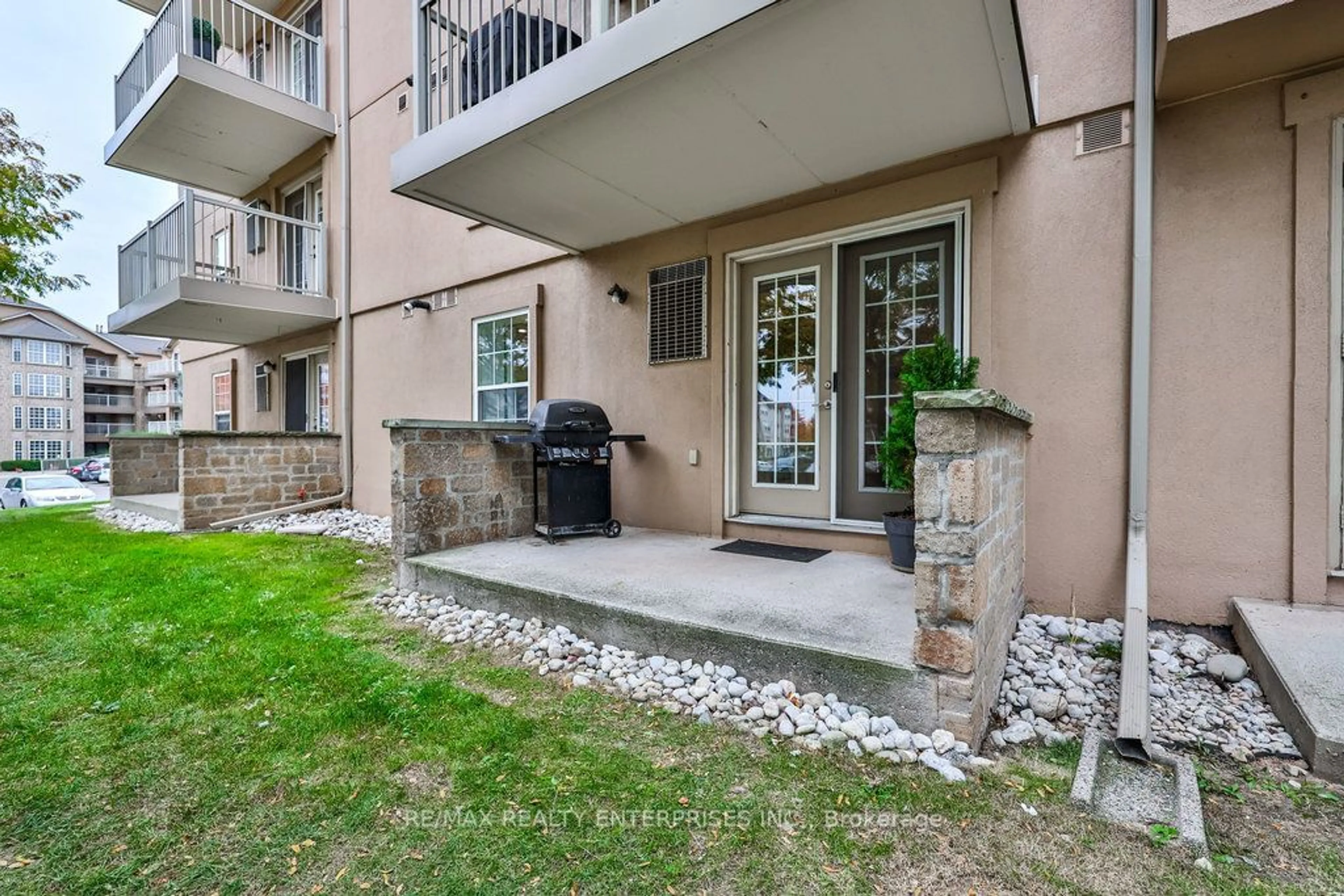 Patio, cottage for 1460 Bishops Gate #103, Oakville Ontario L6M 4N5