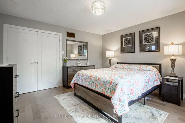 Additional property image - 4063 Dursley Cres