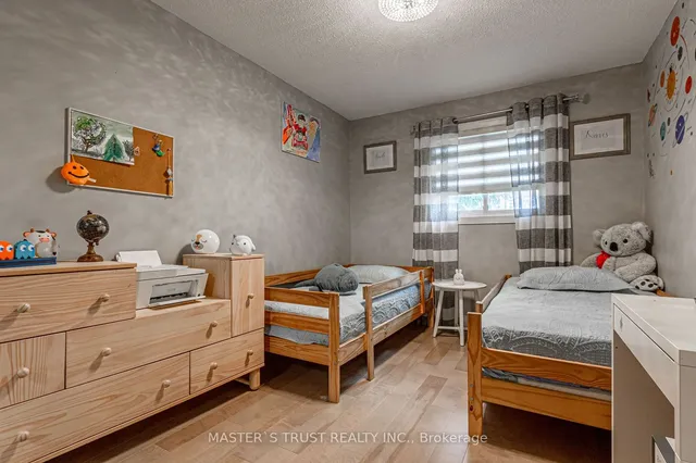 Additional property image - 4063 Dursley Cres