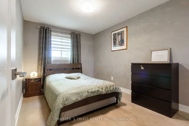 Additional property image - 4063 Dursley Cres