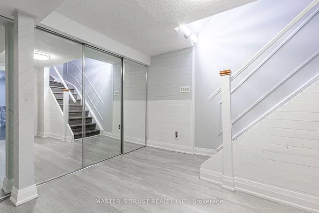 Additional property image - 4063 Dursley Cres