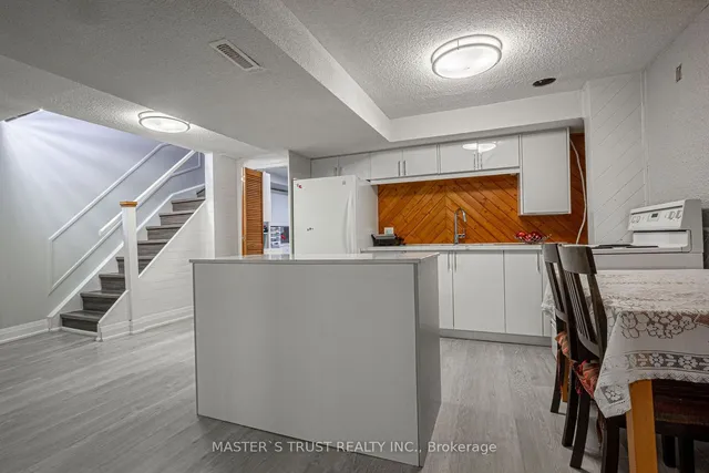 Additional property image - 4063 Dursley Cres