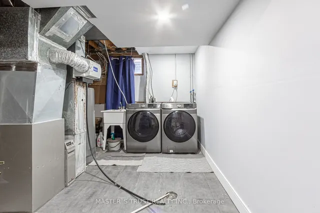 Additional property image - 4063 Dursley Cres