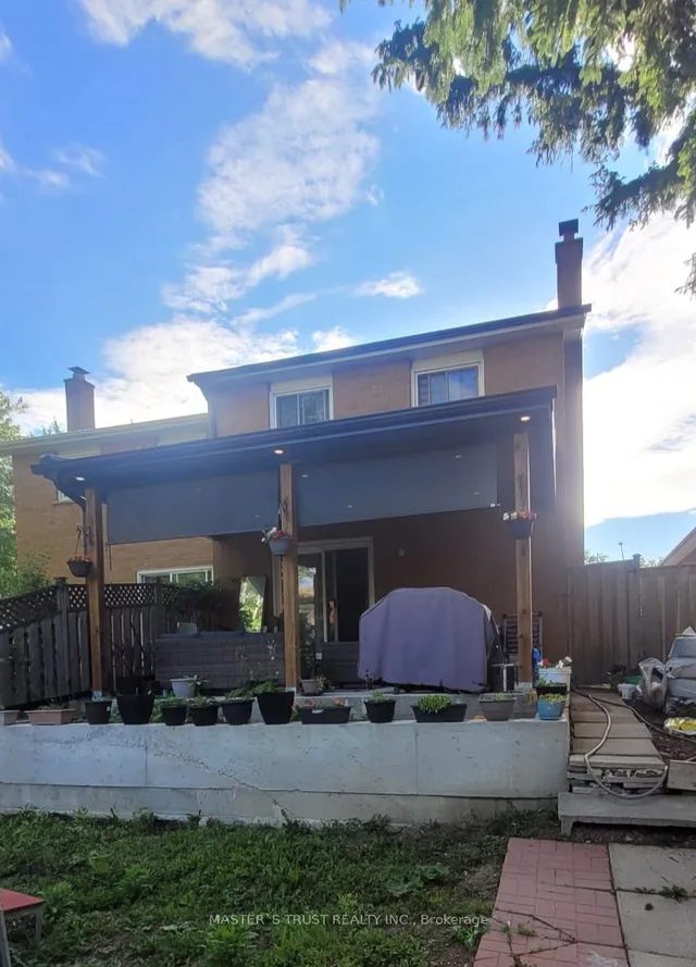 Additional property image - 4063 Dursley Cres
