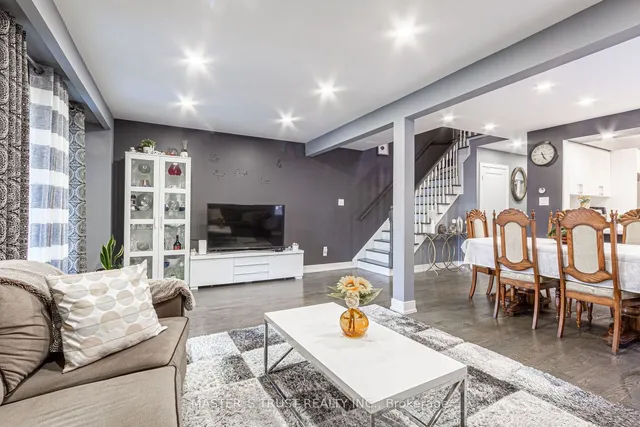 Additional property image - 4063 Dursley Cres