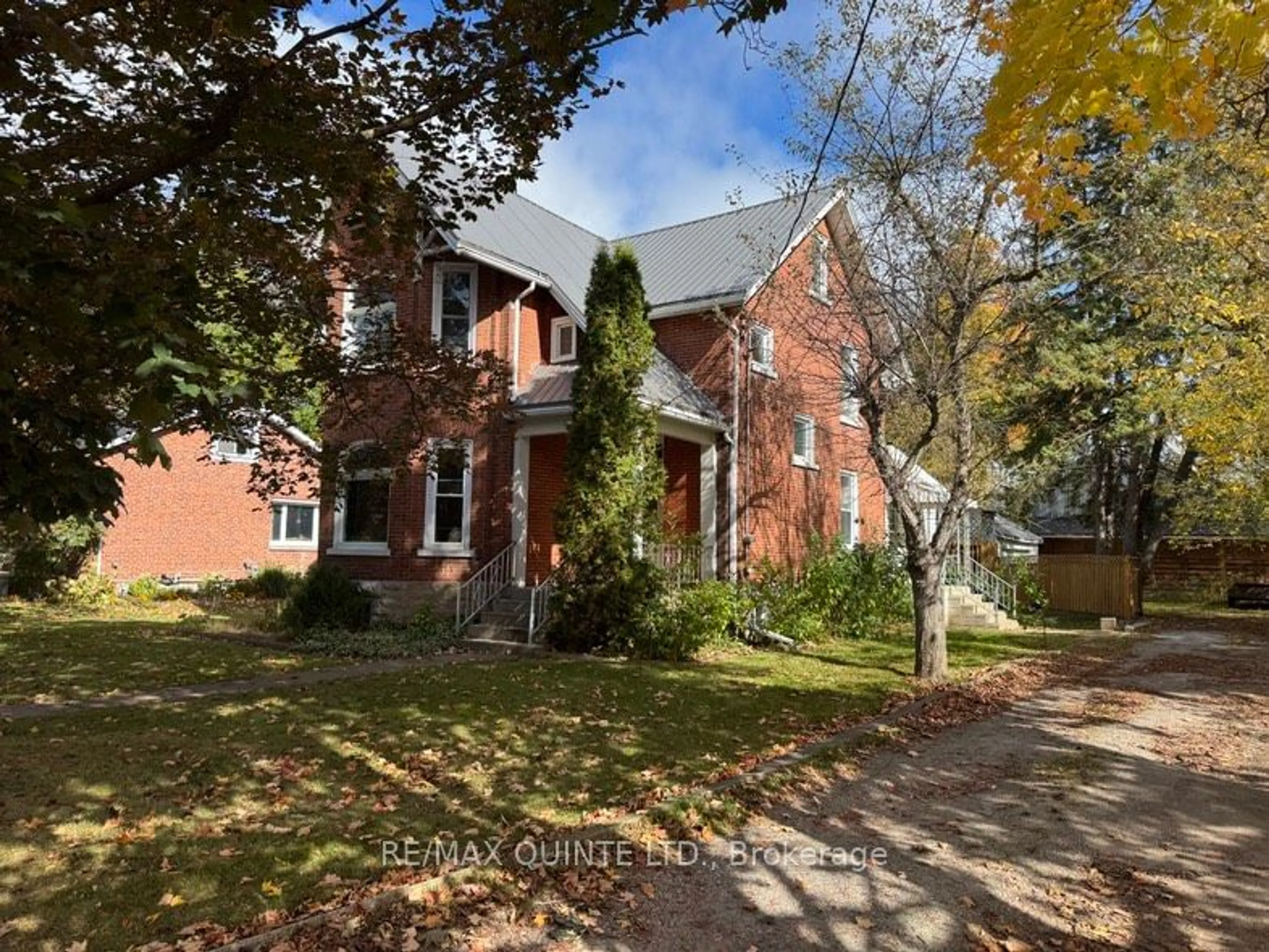 Home with brick exterior material for 227 Metcalf St, Tweed Ontario K0K 3J0