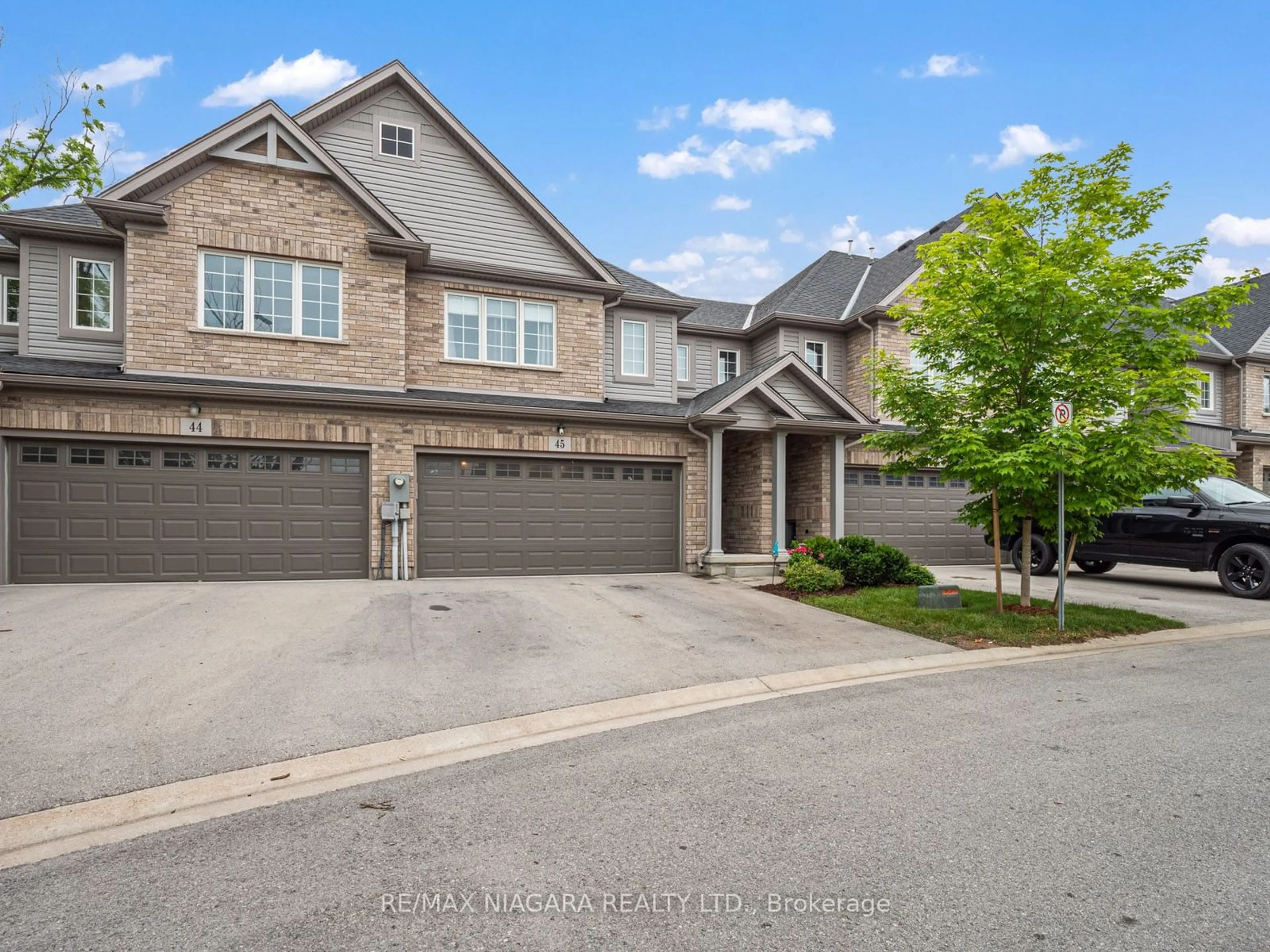 A pic from exterior of the house or condo, the street view for 340 Prospect Point Rd #45, Fort Erie Ontario L0S 1N0