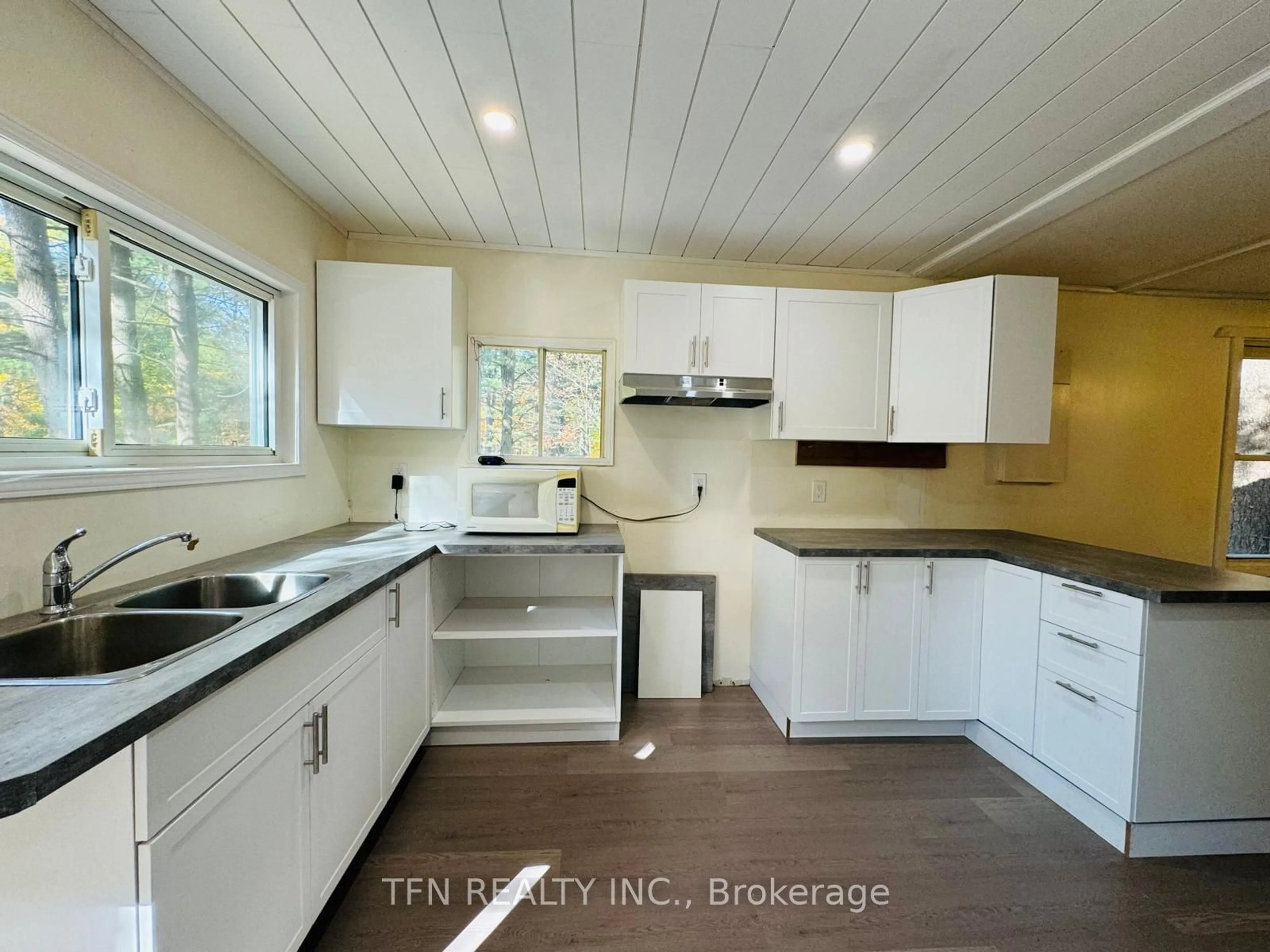 Standard kitchen, wood floors, cottage for 1080 Four Seasons Rd, Gravenhurst Ontario P0E 1N0