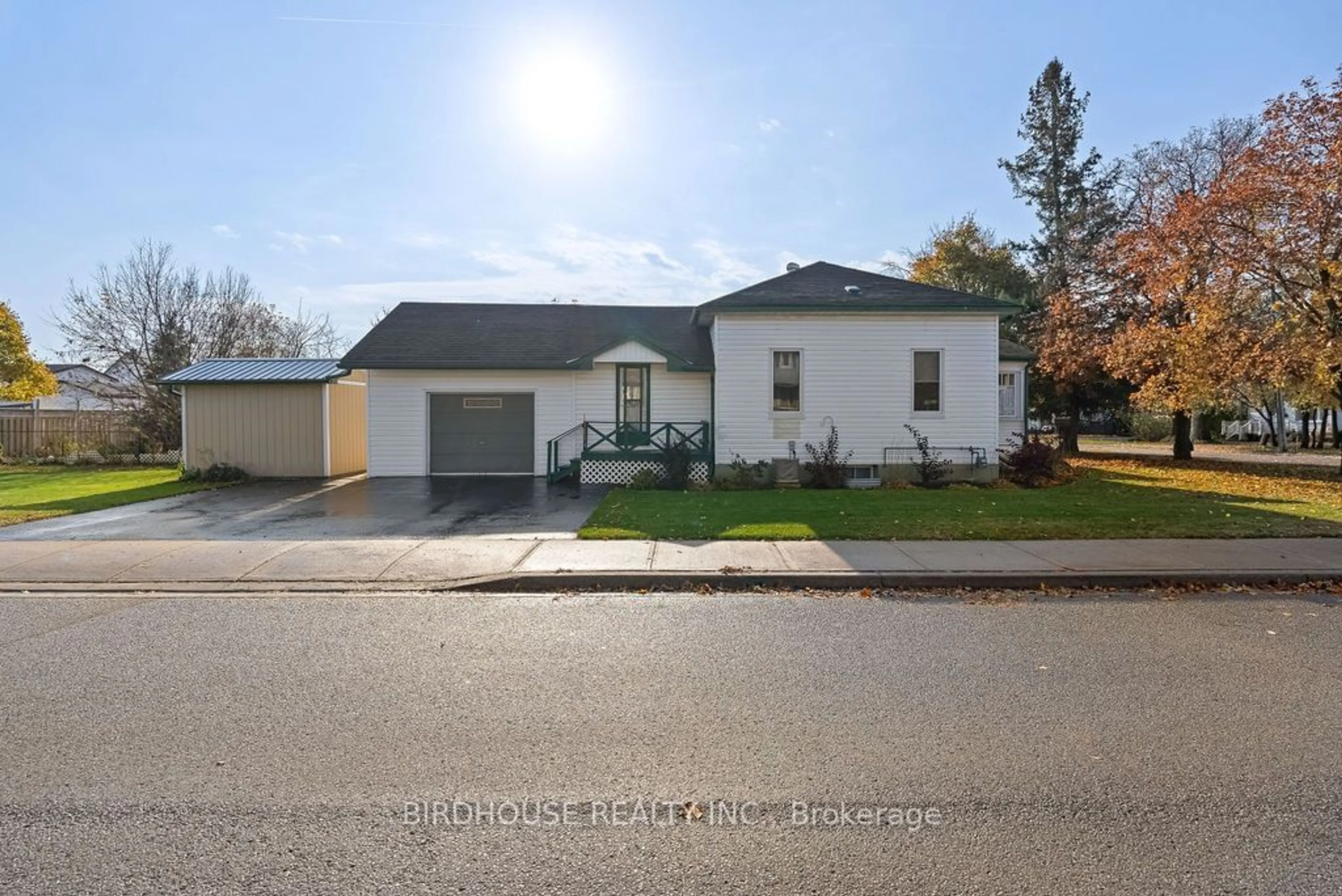 Frontside or backside of a home, the street view for 72 Cambridge St, Kawartha Lakes Ontario K9V 3C5