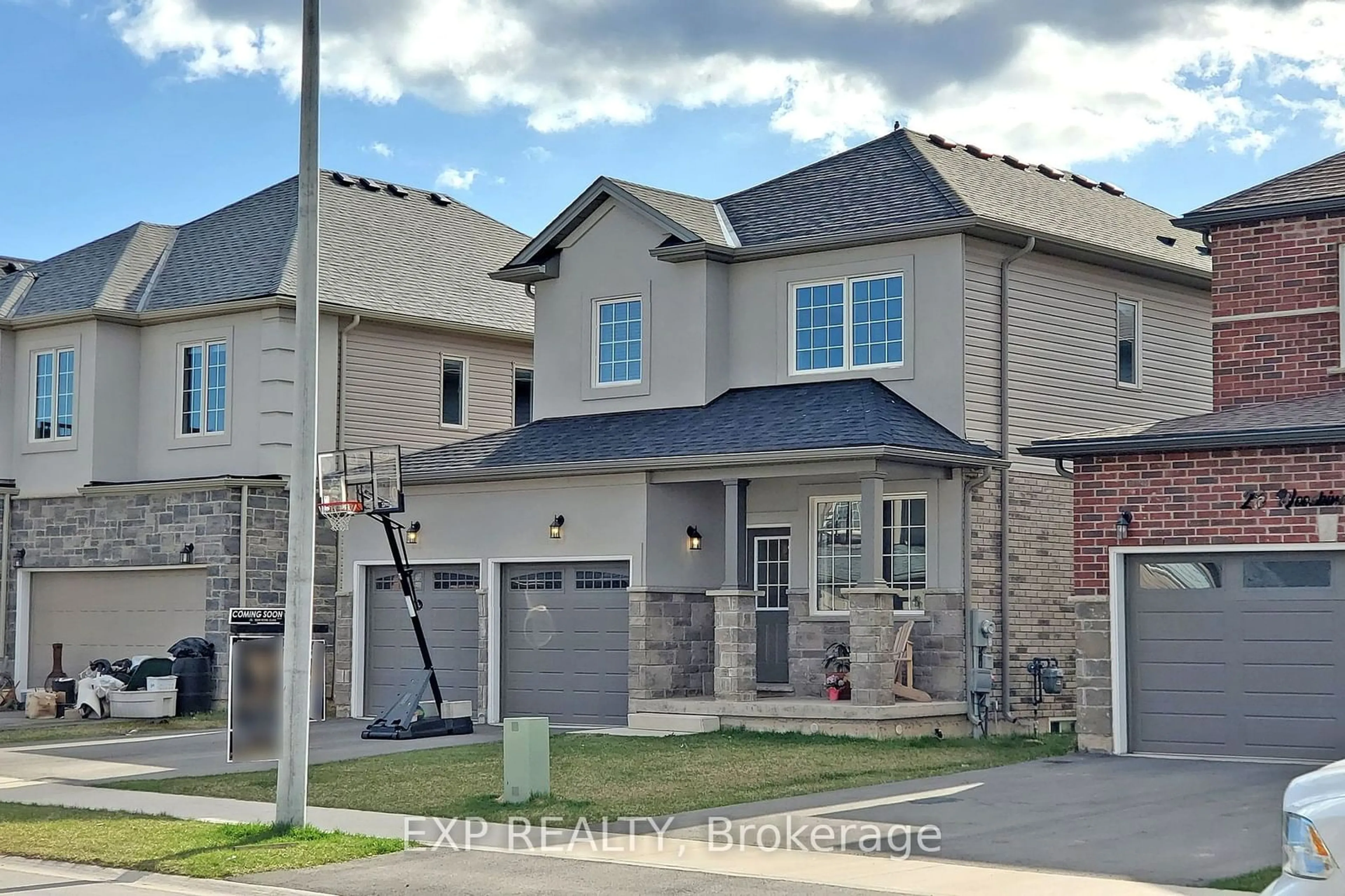 Frontside or backside of a home, the street view for 34 Woodbine Ave, Welland Ontario L3B 0H5