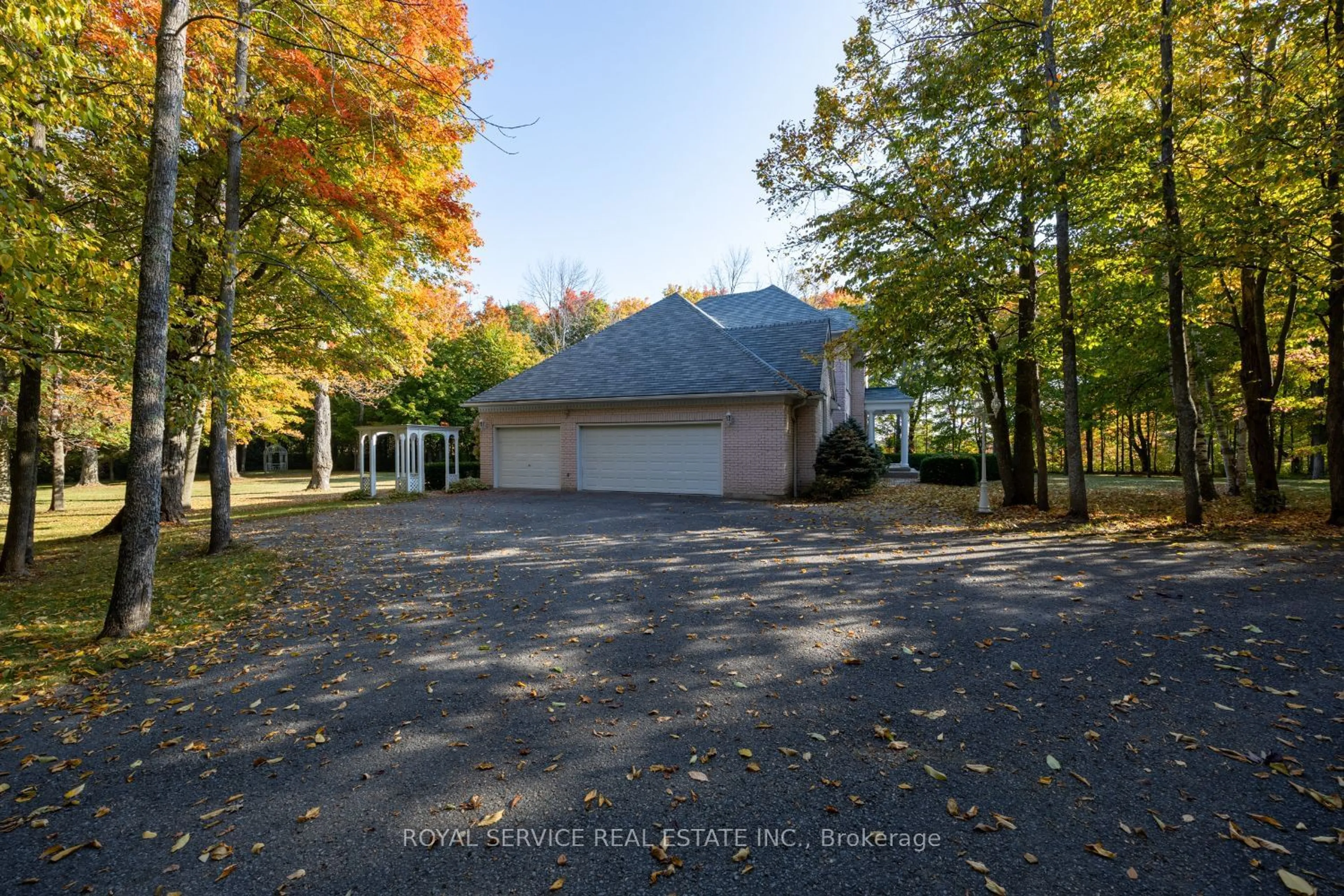 A pic from exterior of the house or condo, the street view for 582 Wilson Line, Cavan Monaghan Ontario L0A 1C0