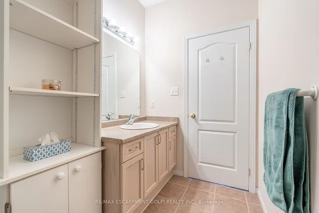 Additional property image - 566 Southridge Dr Unit 32