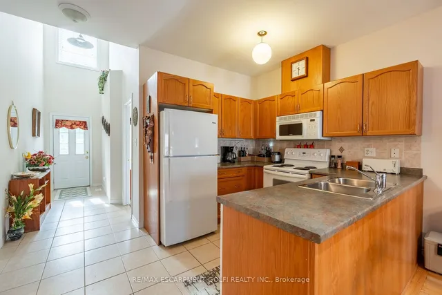 Additional property image - 566 Southridge Dr Unit 32