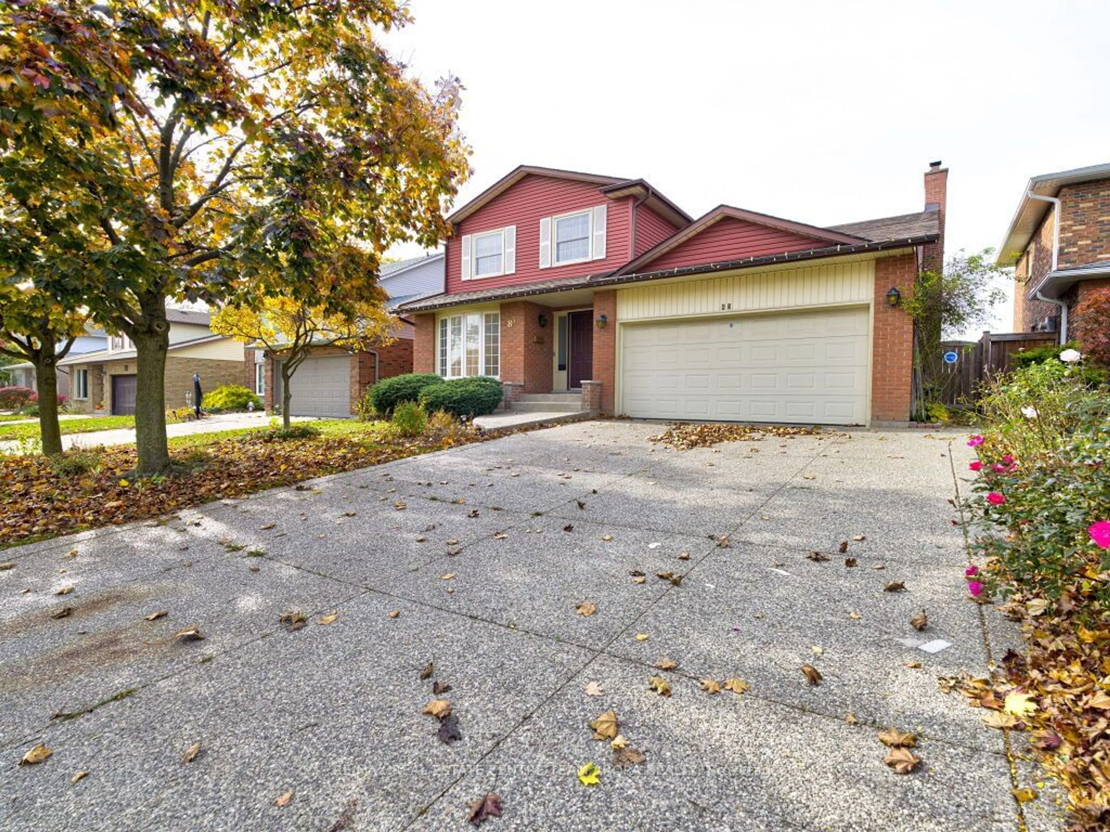 Frontside or backside of a home, the street view for 83 Pinewarbler Dr, Hamilton Ontario L9A 4Z5