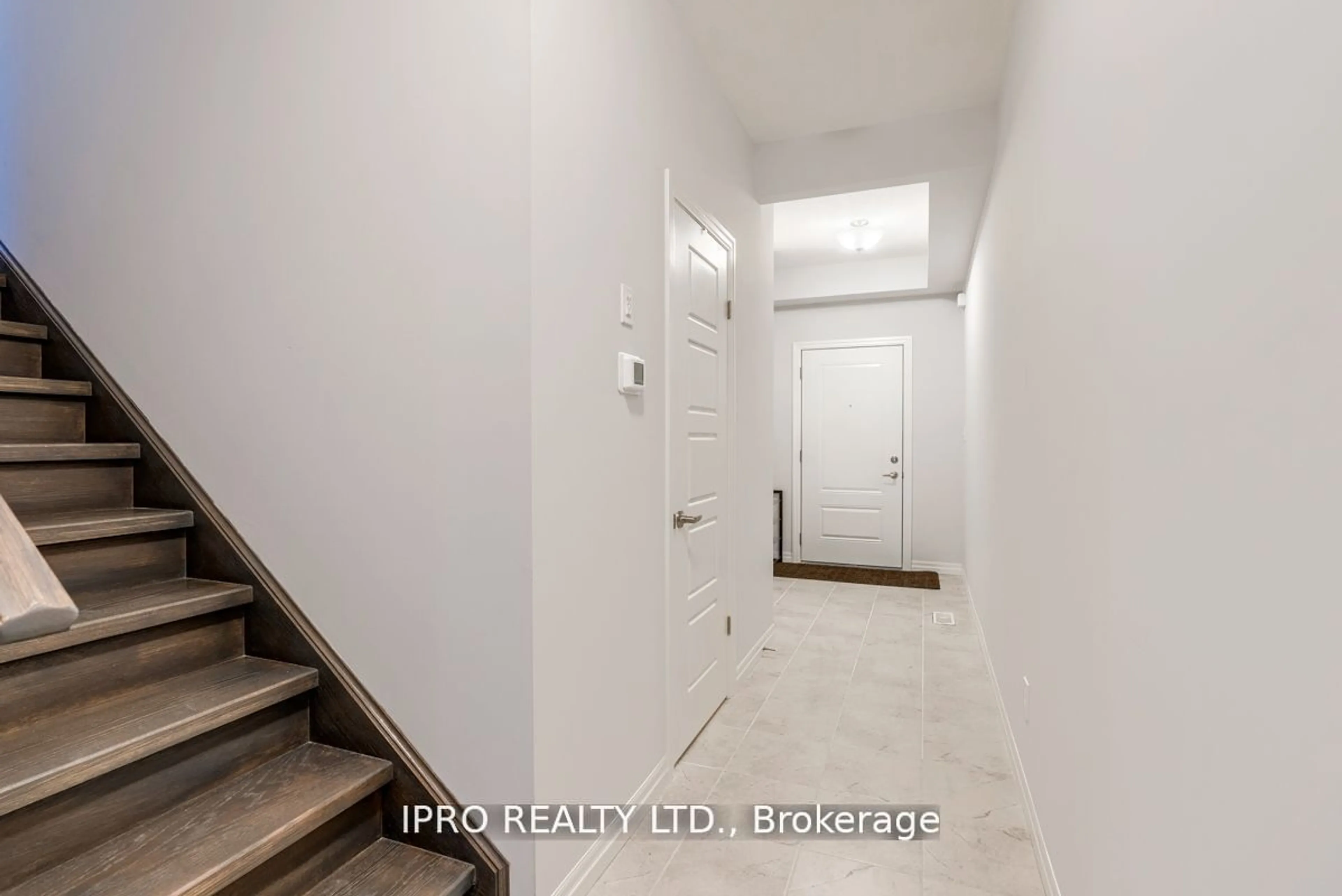 Indoor entryway, unknown floor for 99 Honey St, Cambridge Ontario N1T 0C6