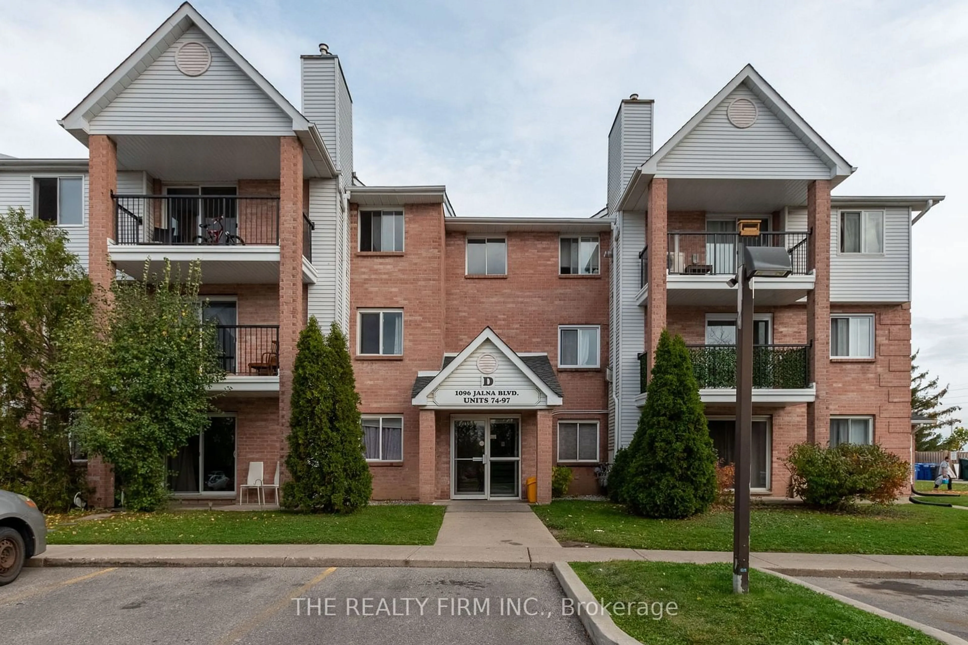 A pic from exterior of the house or condo, the front or back of building for 1096 Jalna Blvd #81, London Ontario N6E 3B8