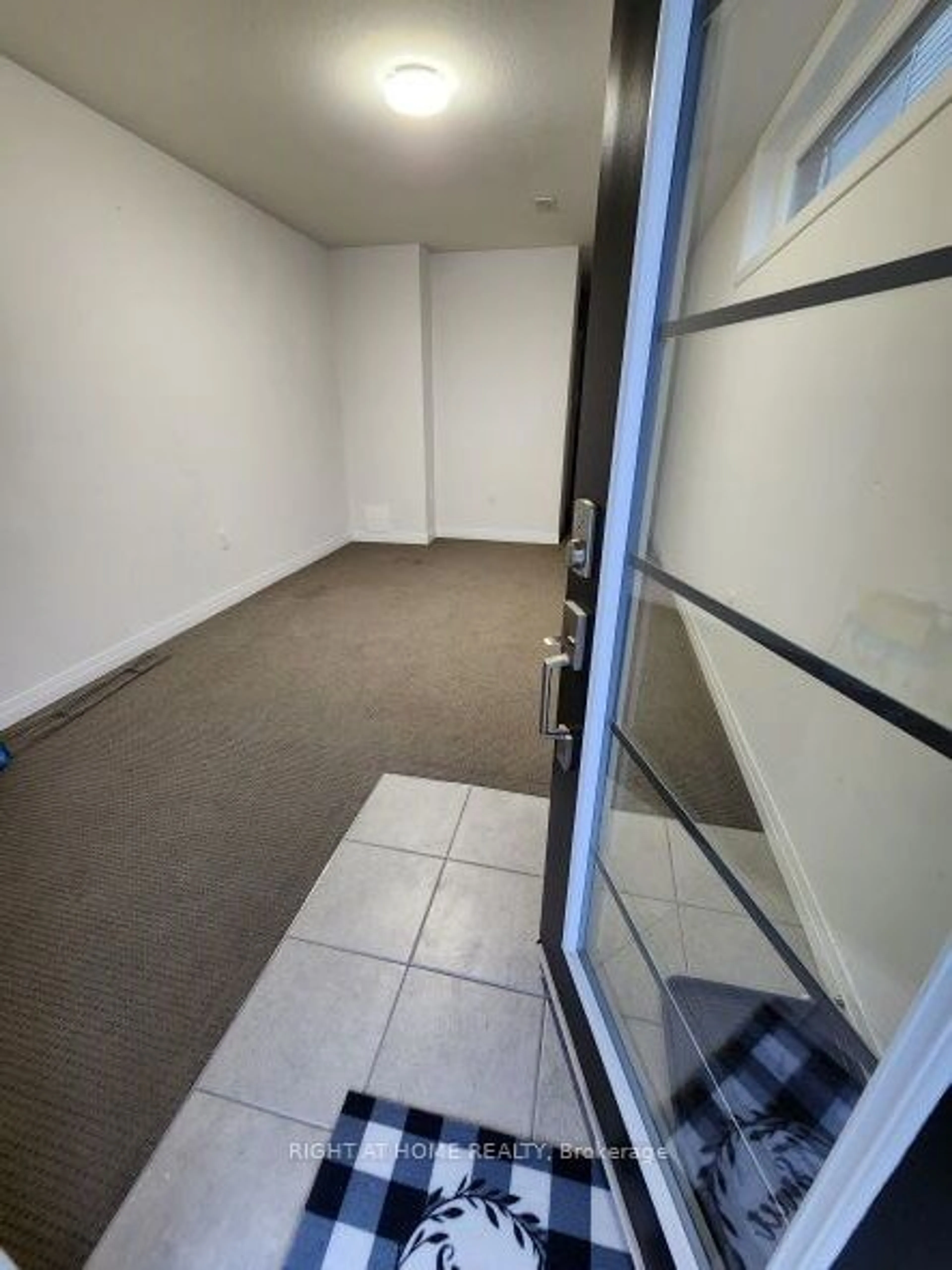 Indoor foyer, unknown floor for 30 Times Square Blvd #273, Hamilton Ontario L8J 0L8