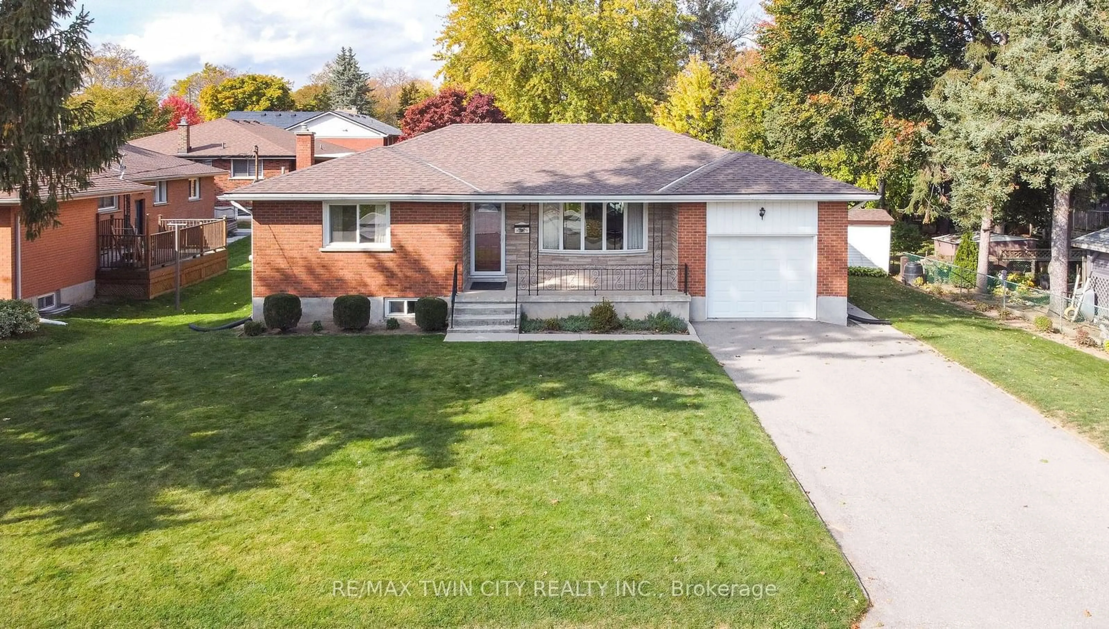 Home with brick exterior material for 5 Allwood St, Brantford Ontario N3R 2T9