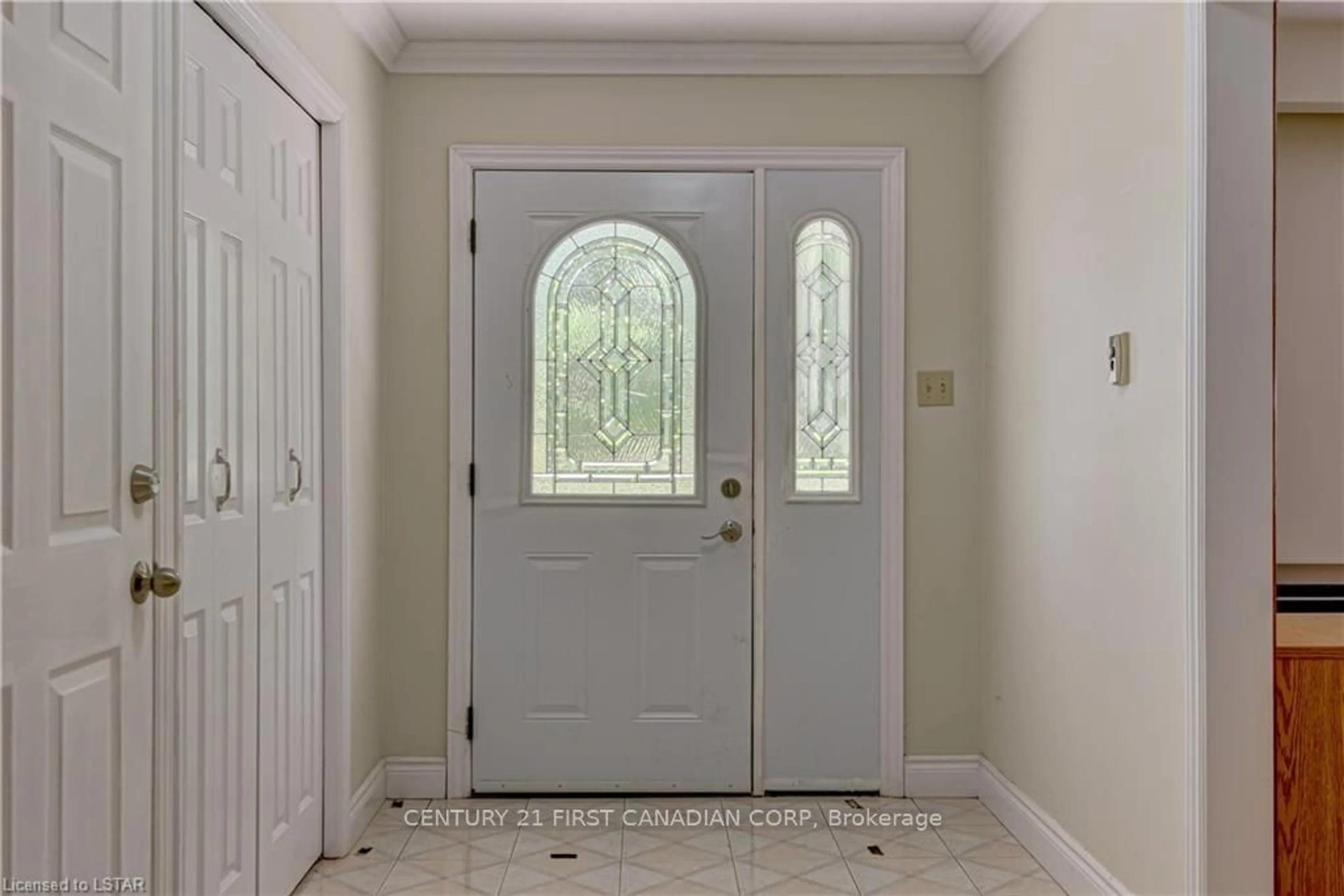 Indoor entryway, wood floors for 28 REDFORD Rd, London Ontario N5X 3V5