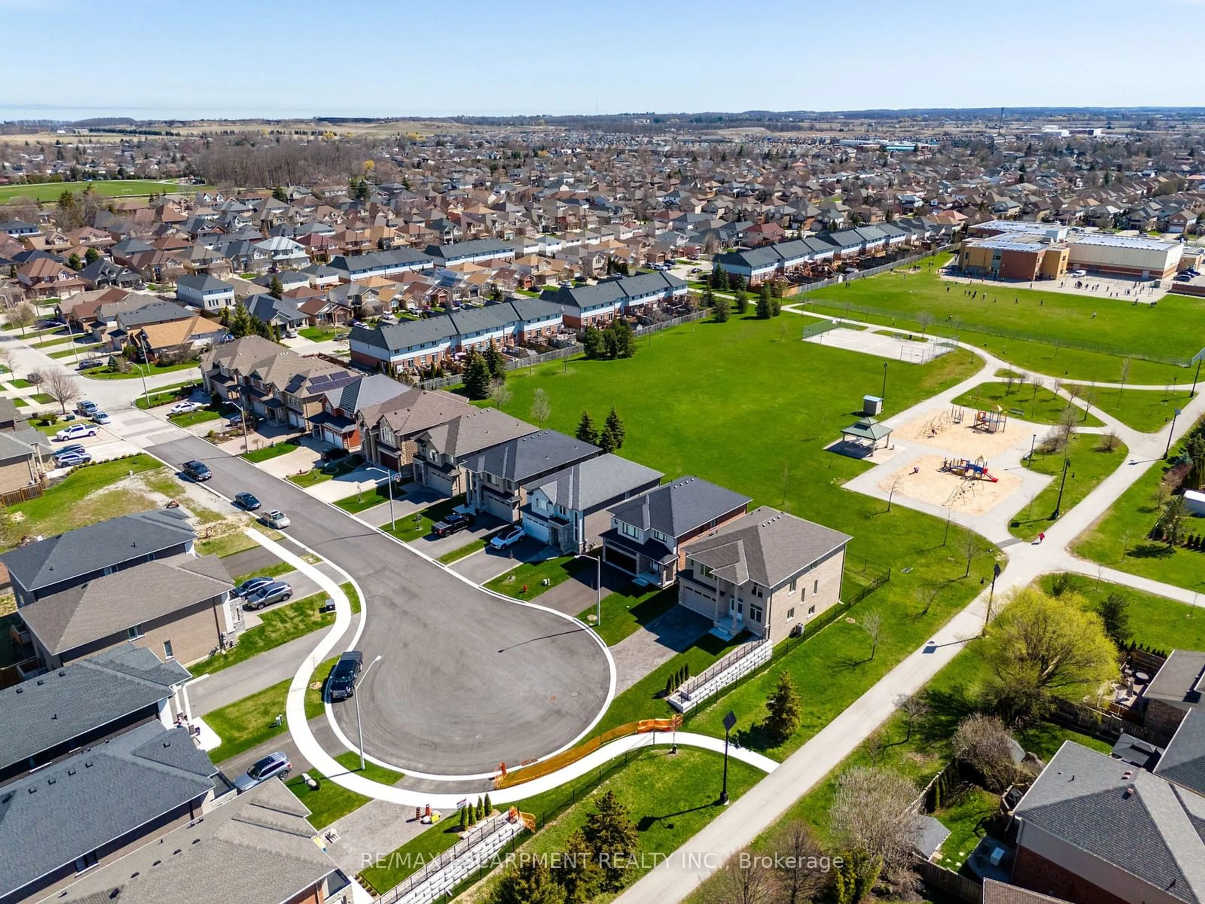 Frontside or backside of a home, the street view for 34 Hampshire Pl, Hamilton Ontario L8J 2V3