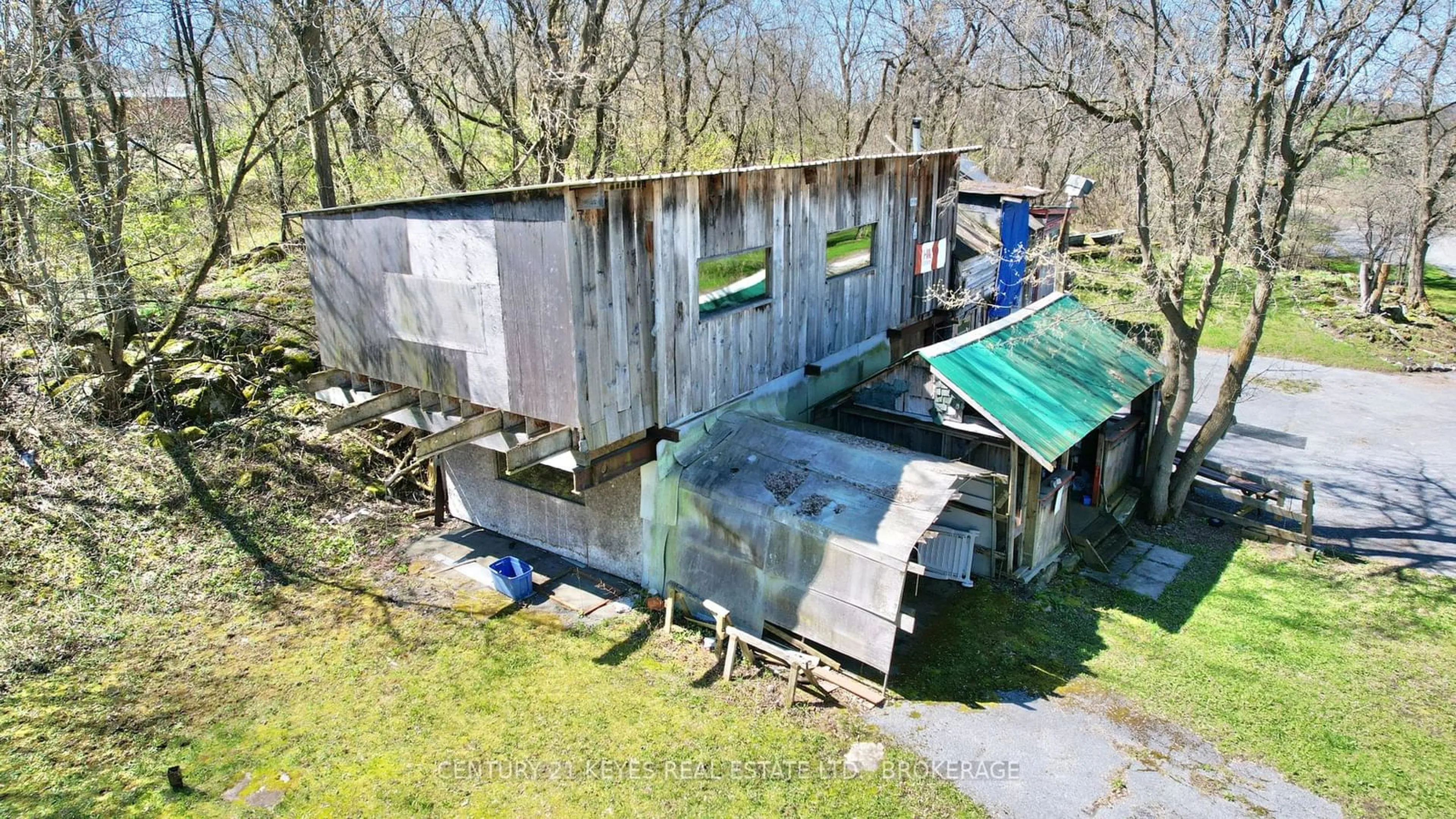 Shed for 61 Pykeview Rd, Leeds & Grenville Ontario K7G 2V3