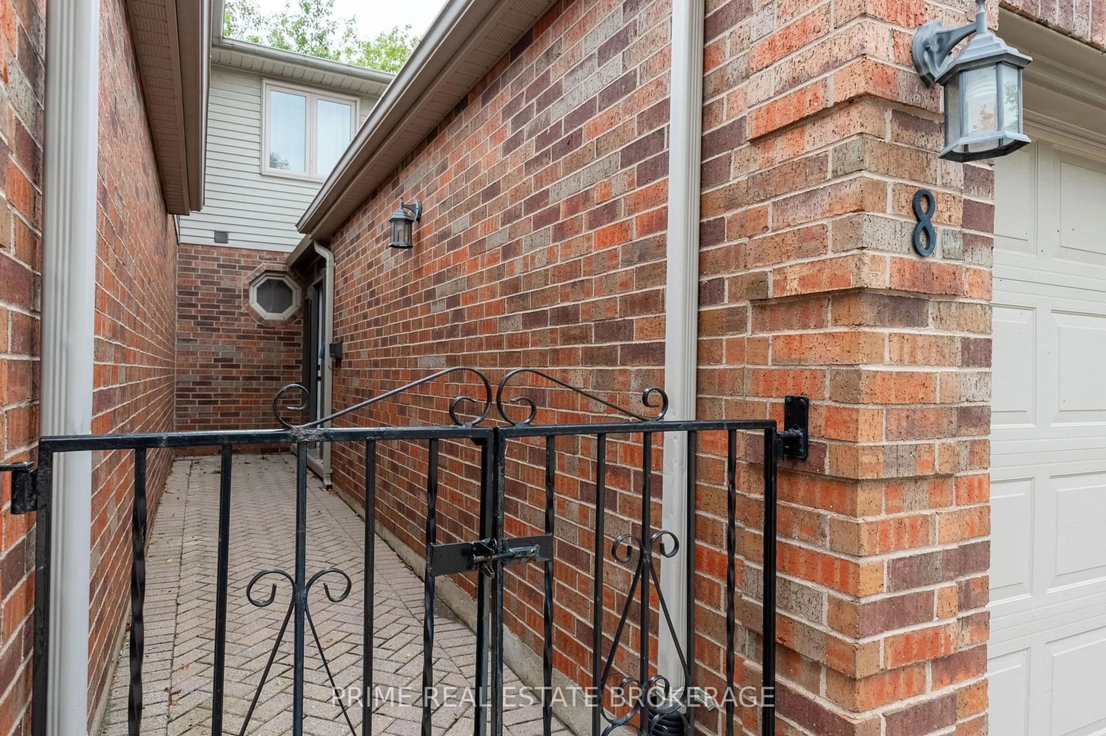 Home with brick exterior material for 70 Sunnyside Dr #8, London Ontario N5X 3W4