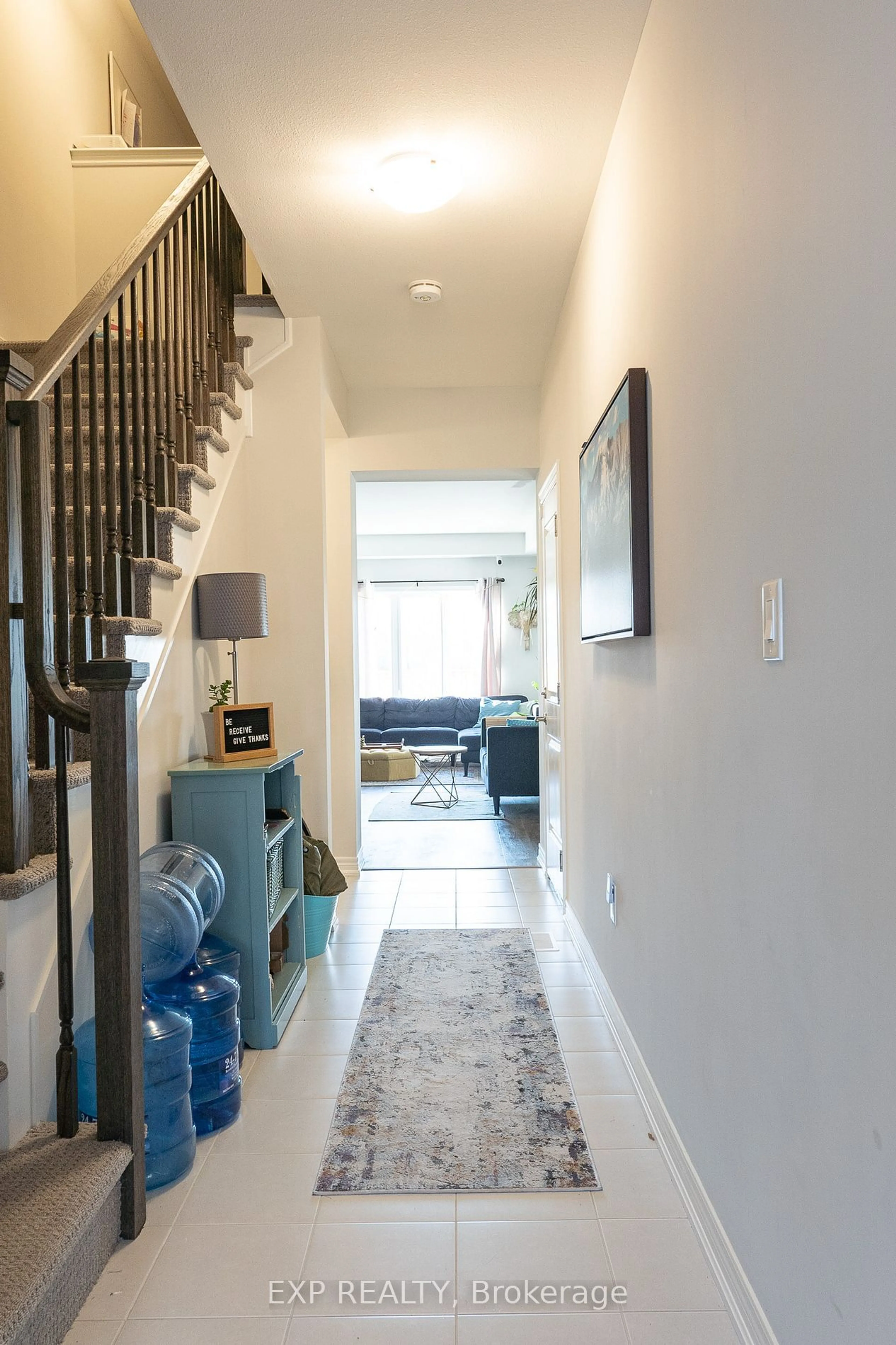 Indoor entryway, wood floors for 204 Sunflower Pl, Welland Ontario L3C 0H9